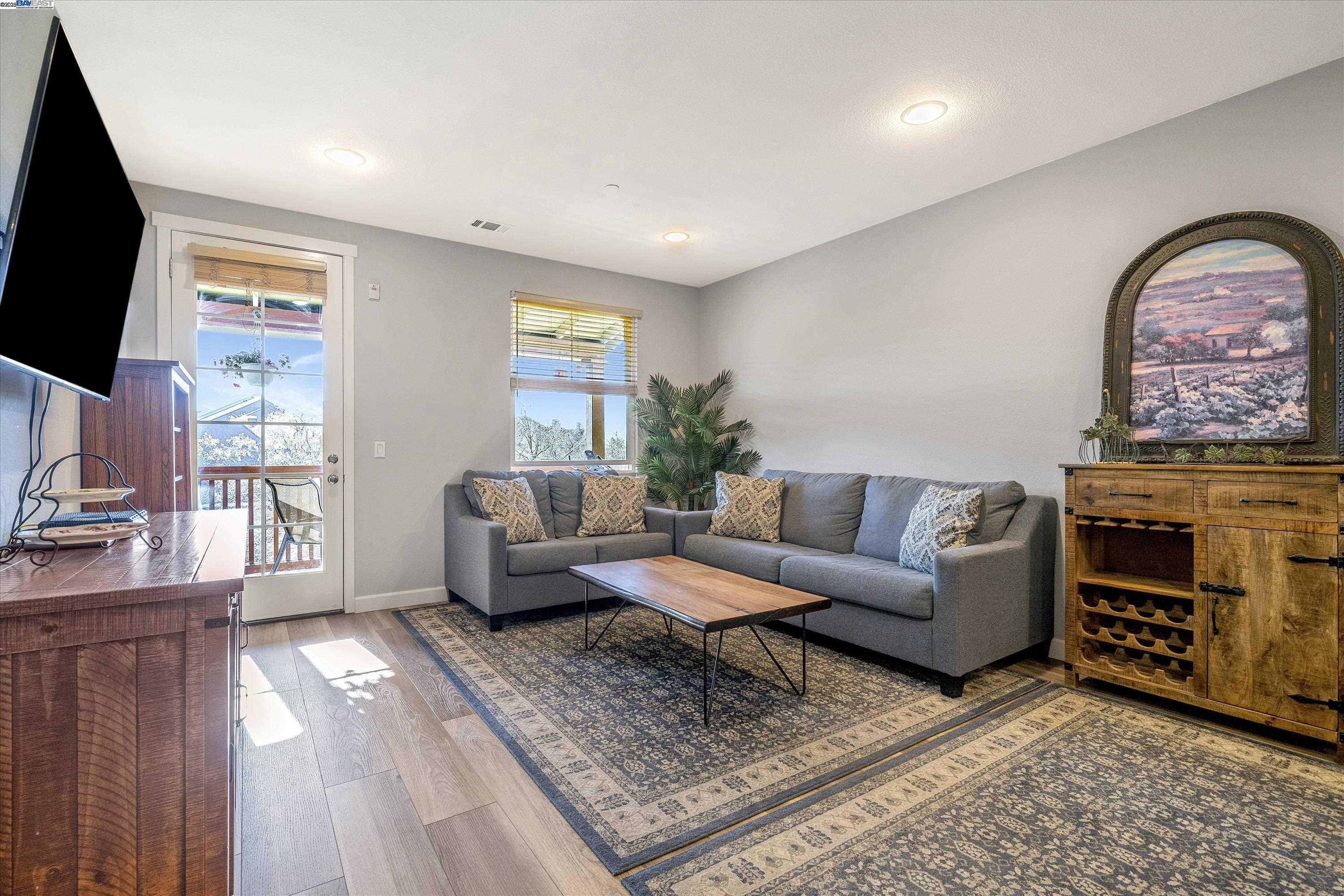 Photo #2: 41083907 Listing 