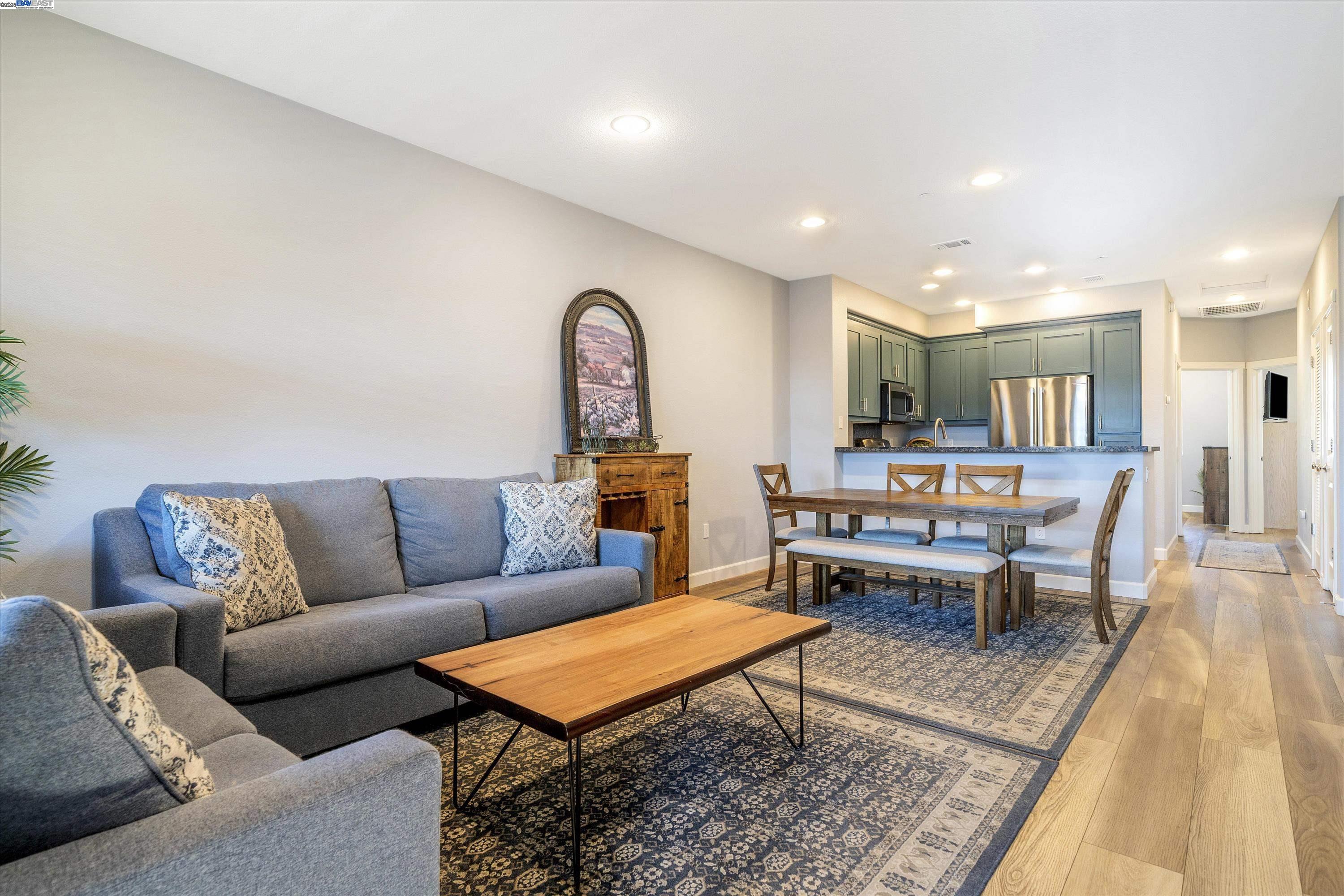 Photo #5: 41083907 Listing 