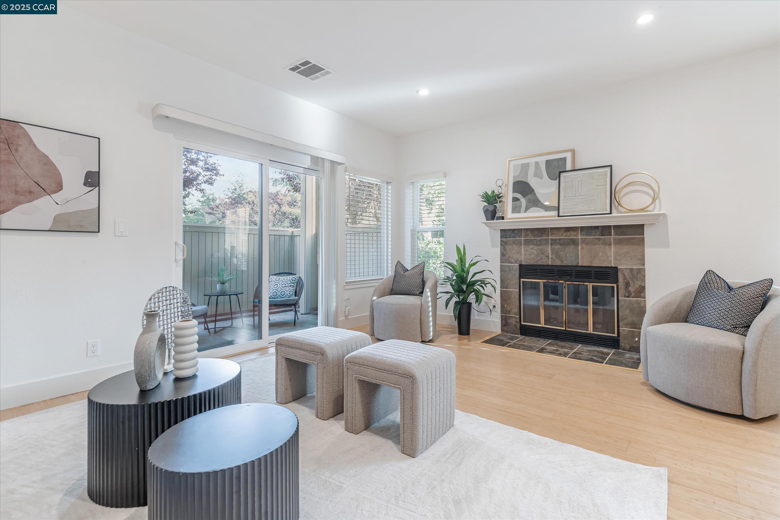 Photo #5: 41083925 Listing 