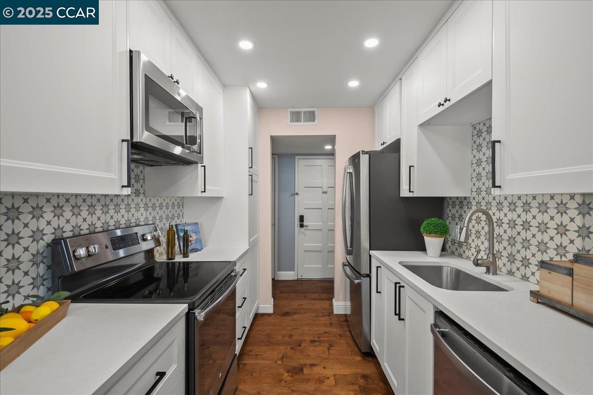 Photo #6: 41083926 Listing 