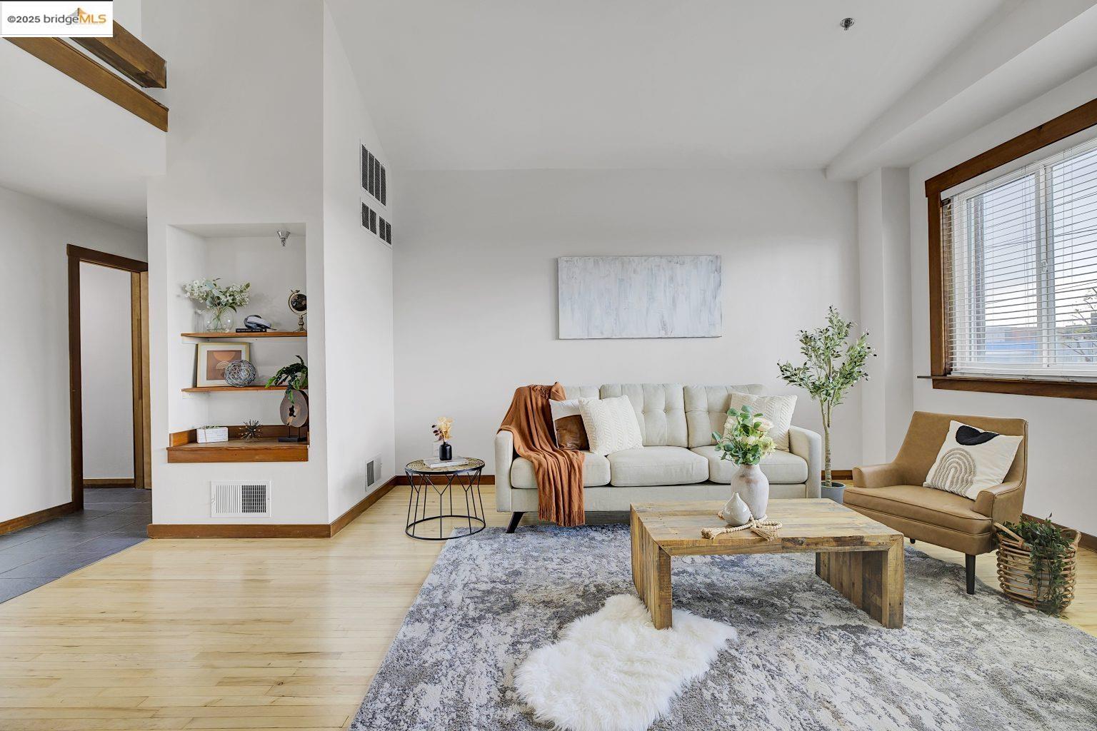 Detail Gallery Image 1 of 1 For 530 E 8th St #202,  Oakland,  CA 94606 - 1 Beds | 1/1 Baths