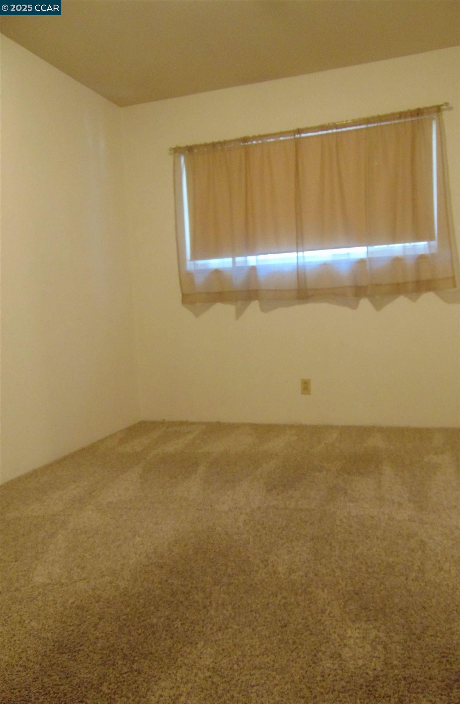 Detail Gallery Image 5 of 11 For 2749 Webb Street, Vallejo,  CA 94591 - 3 Beds | 2 Baths