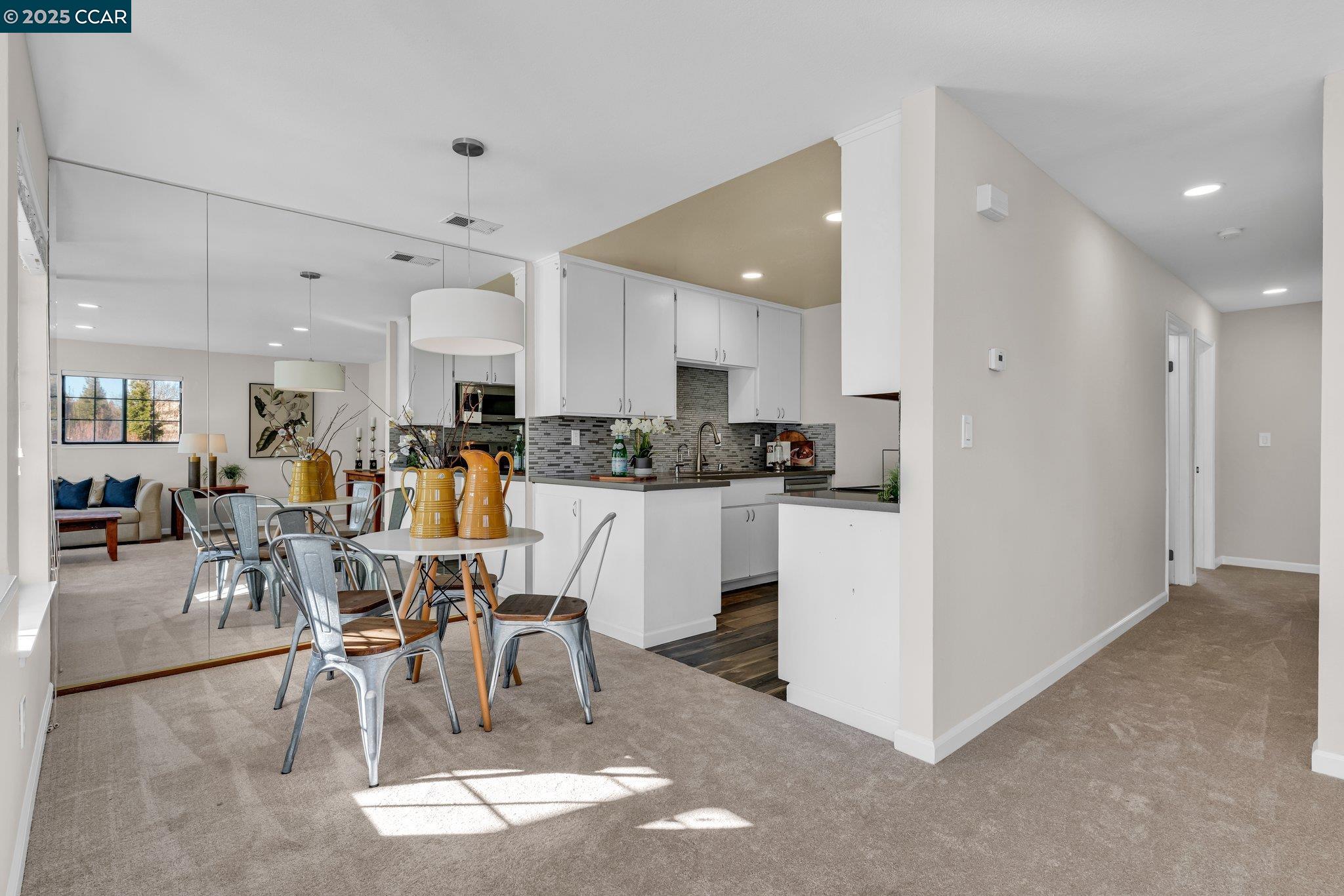 Photo #3: 41083942 Listing 
