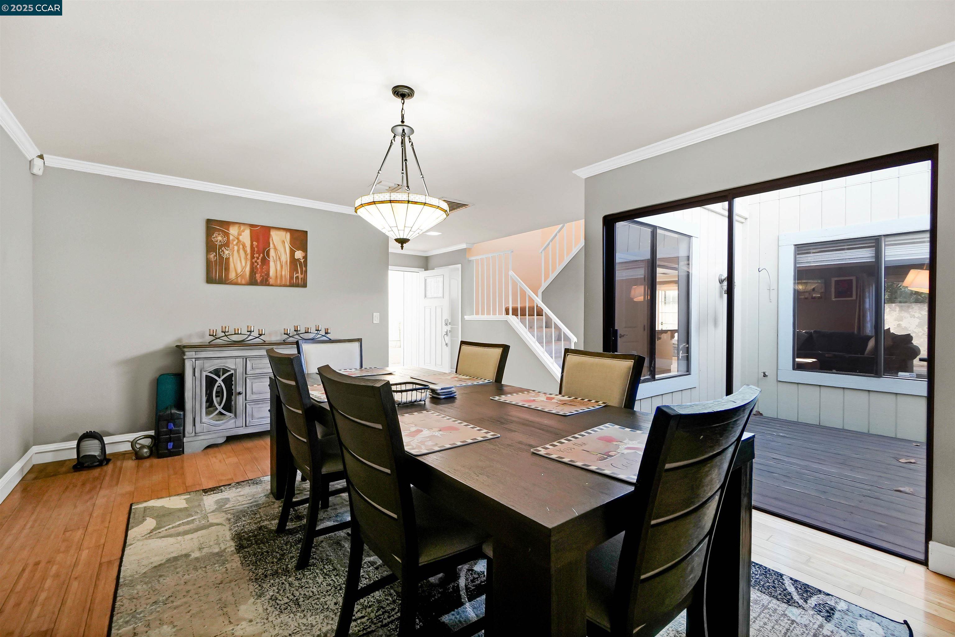 Detail Gallery Image 15 of 44 For 2202 Old Creek Cir, Pittsburg,  CA 94565 - 4 Beds | 2/1 Baths