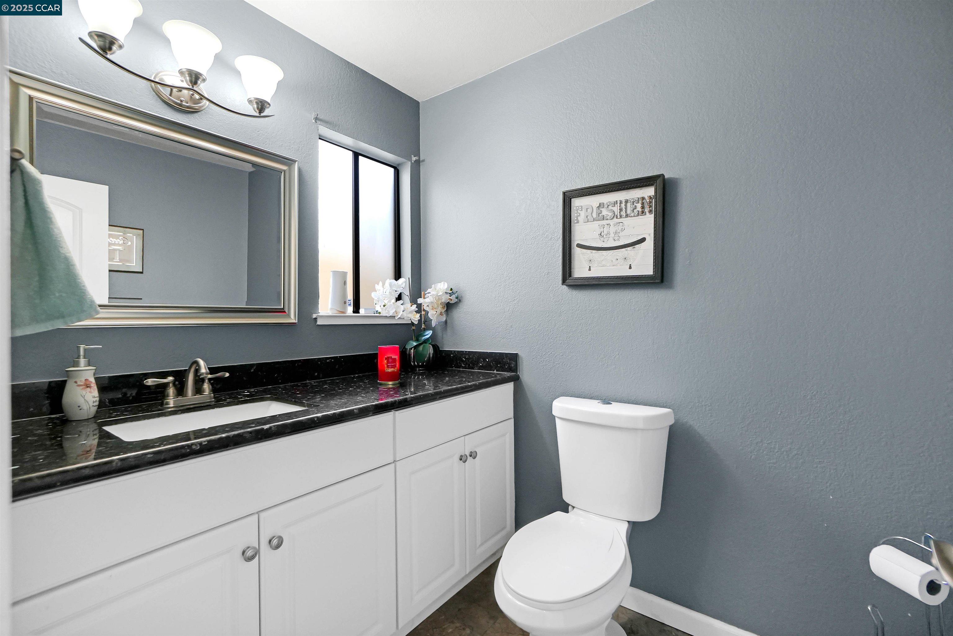 Detail Gallery Image 20 of 44 For 2202 Old Creek Cir, Pittsburg,  CA 94565 - 4 Beds | 2/1 Baths