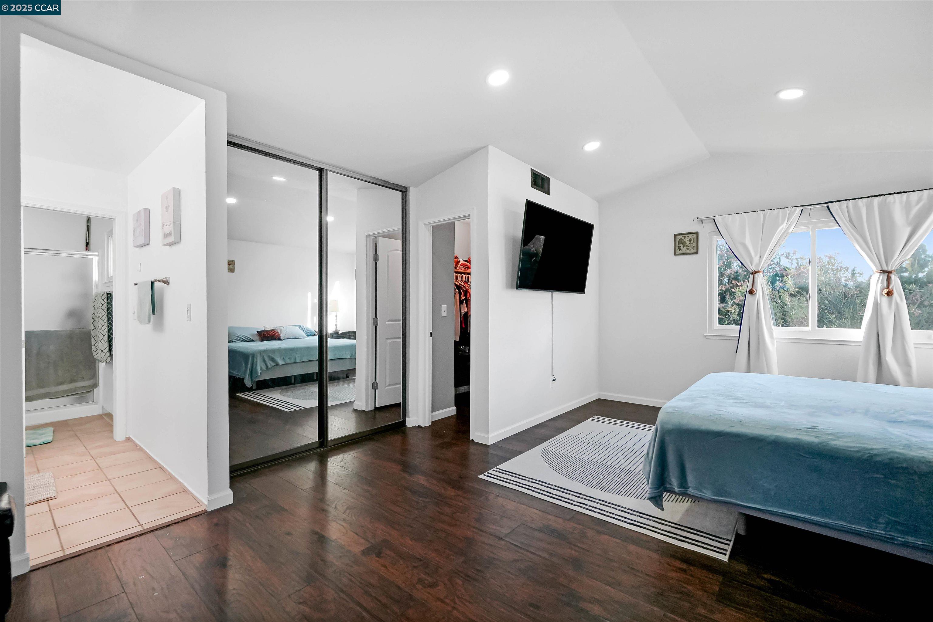 Detail Gallery Image 29 of 44 For 2202 Old Creek Cir, Pittsburg,  CA 94565 - 4 Beds | 2/1 Baths