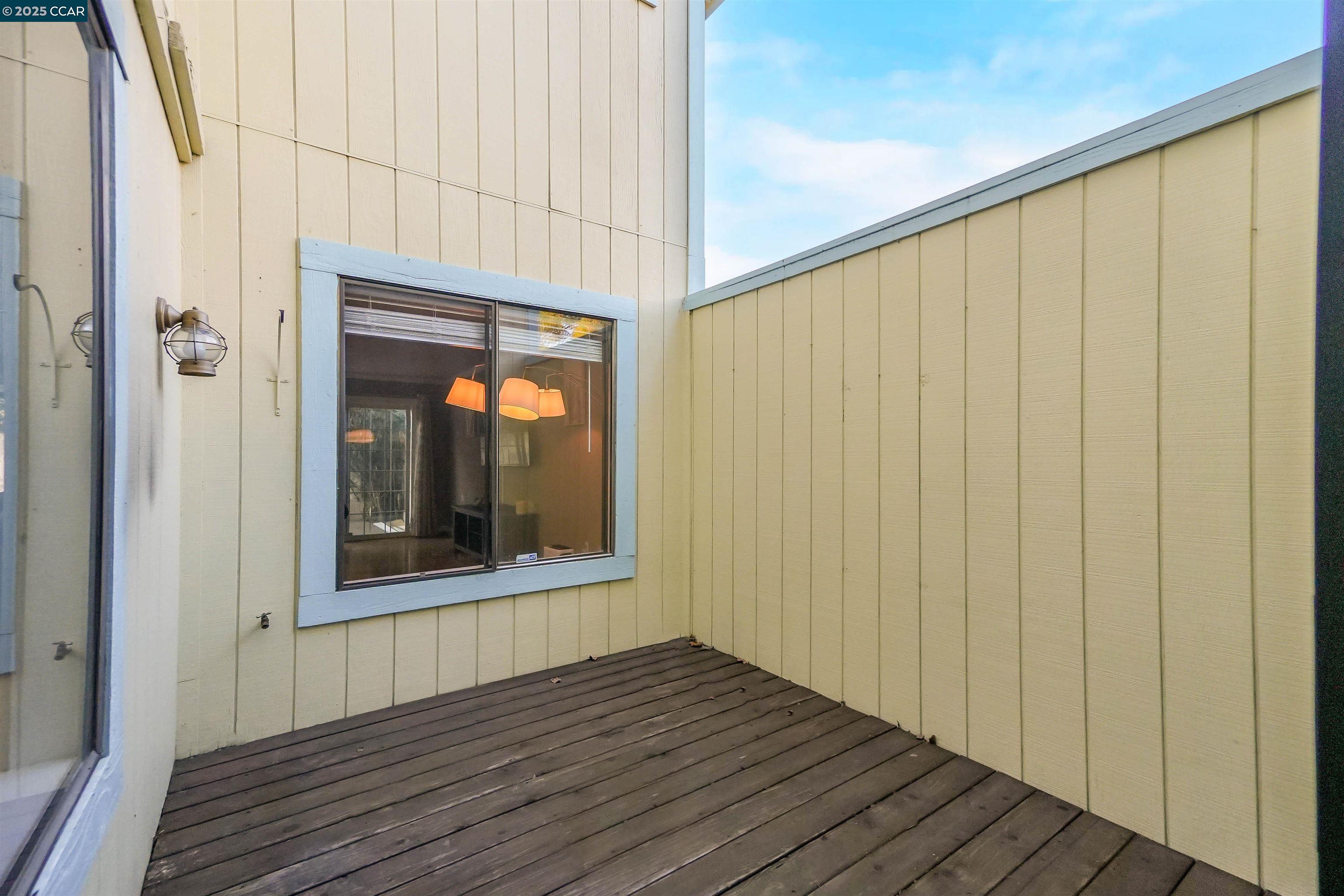 Detail Gallery Image 37 of 44 For 2202 Old Creek Cir, Pittsburg,  CA 94565 - 4 Beds | 2/1 Baths