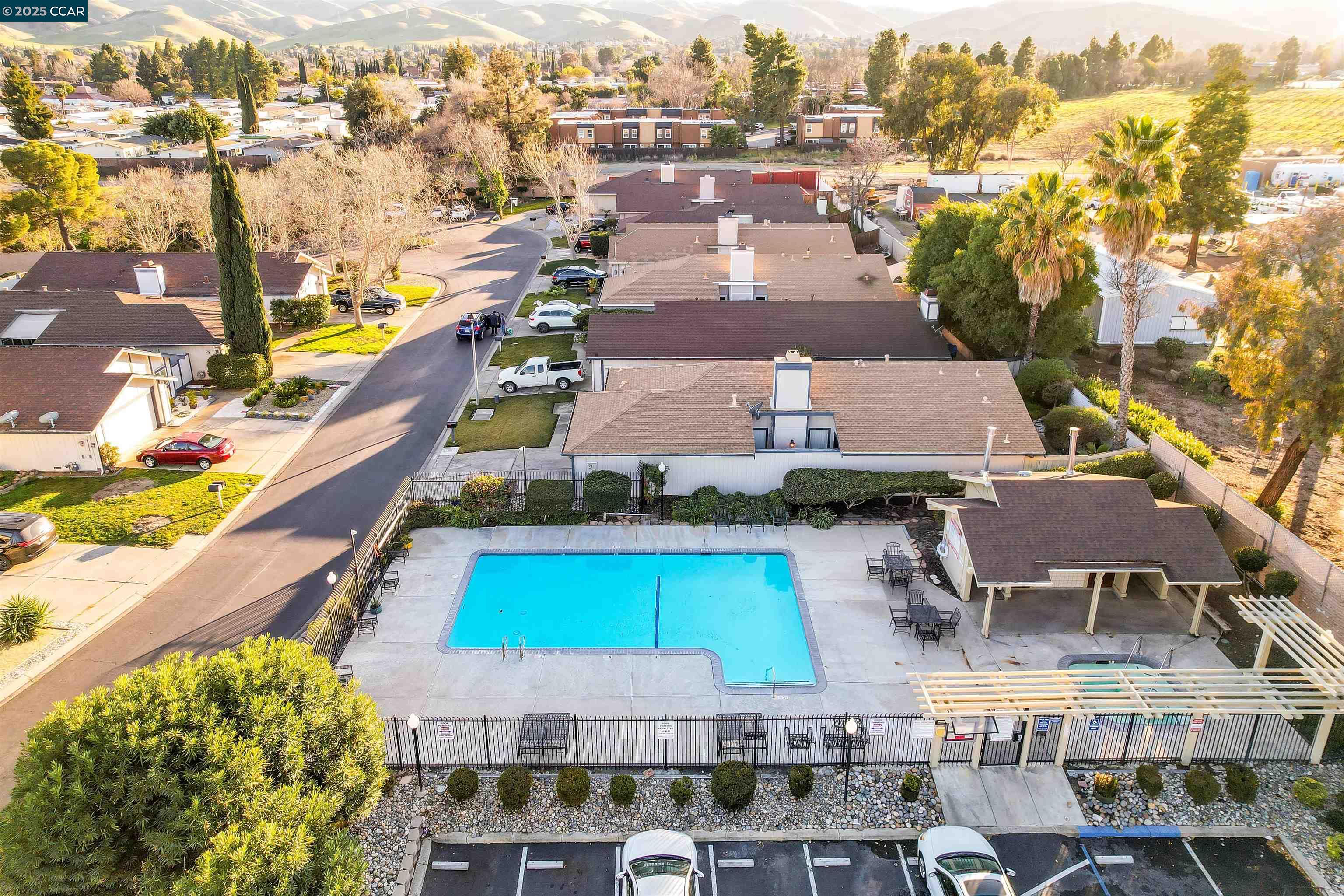 Detail Gallery Image 40 of 44 For 2202 Old Creek Cir, Pittsburg,  CA 94565 - 4 Beds | 2/1 Baths