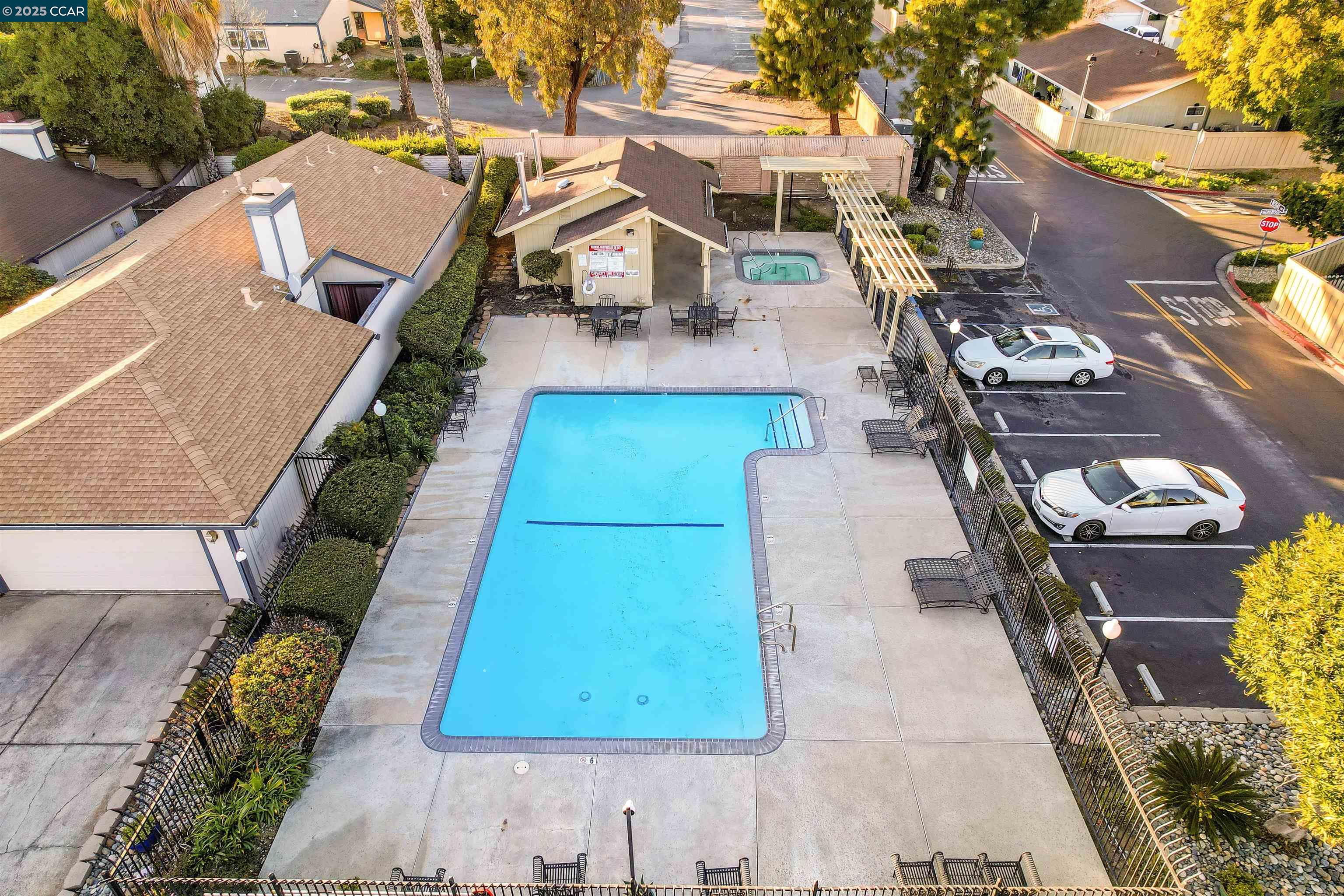 Detail Gallery Image 41 of 44 For 2202 Old Creek Cir, Pittsburg,  CA 94565 - 4 Beds | 2/1 Baths