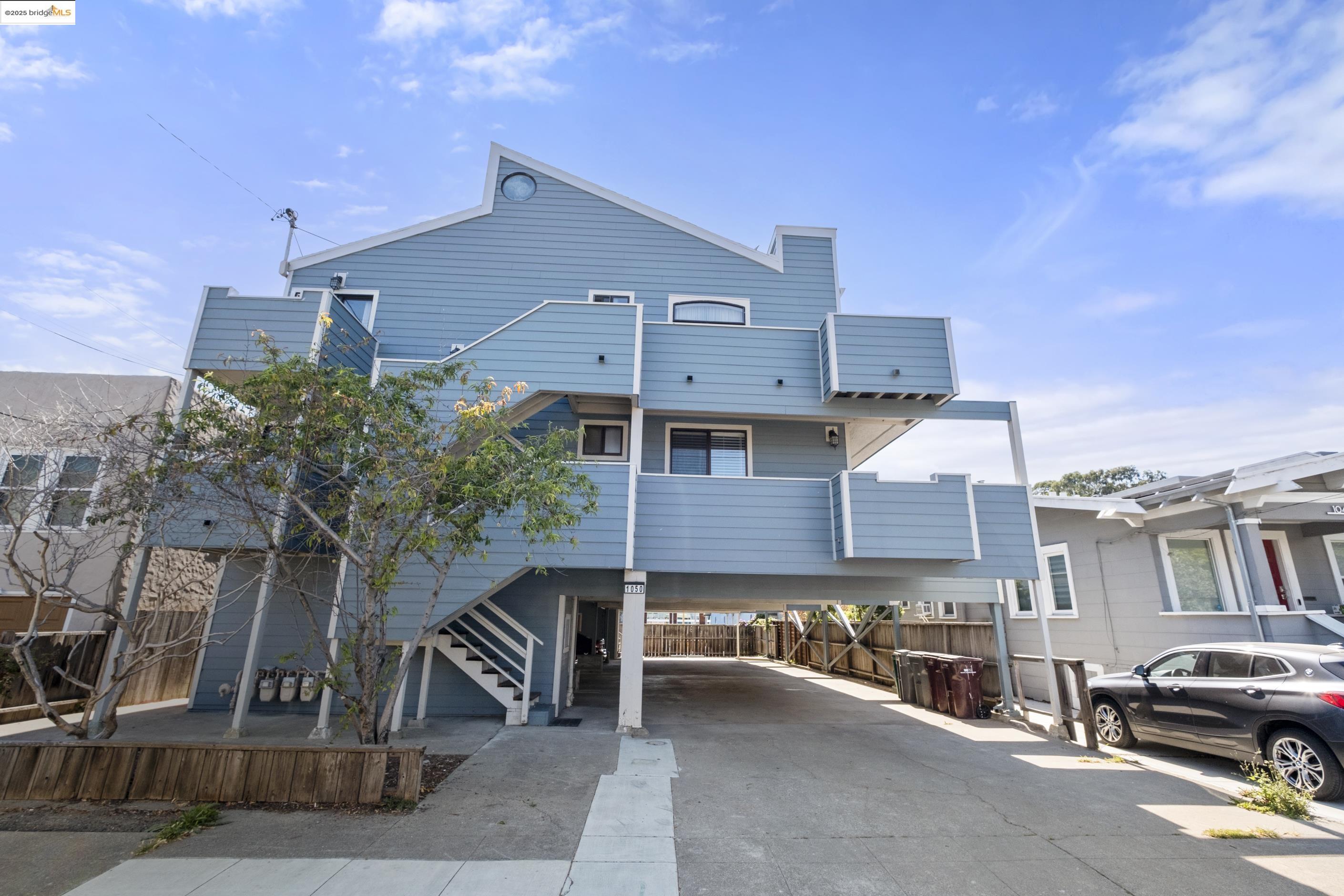 1050 Kains Ave. # 3, Albany, California 94706, 3 Bedrooms Bedrooms, 5 Rooms Rooms,2 BathroomsBathrooms,Residential,For Sale,1050 Kains Ave. # 3,41083951