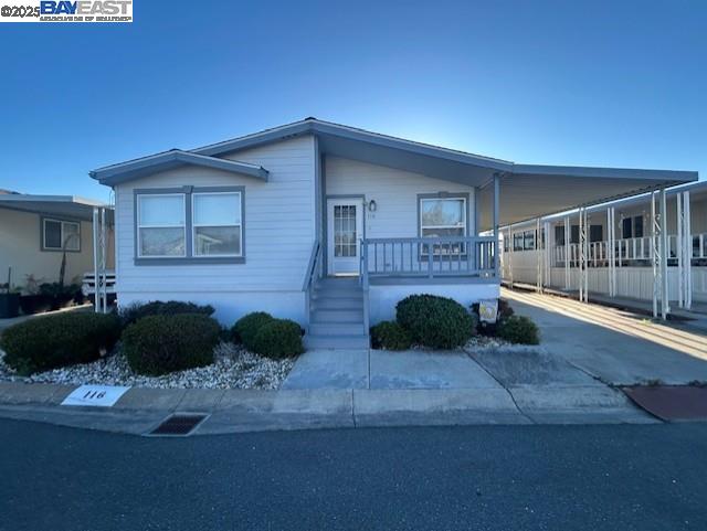 Detail Gallery Image 1 of 1 For 4141 Deep Creek Road #116,  Fremont,  CA 94555 - 3 Beds | 2 Baths