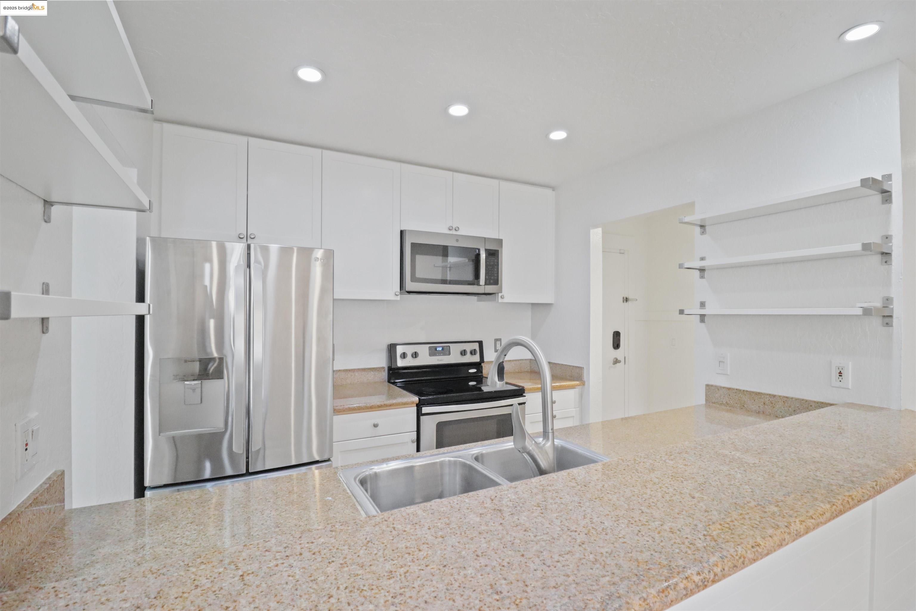 Photo #6: 41083956 Listing 