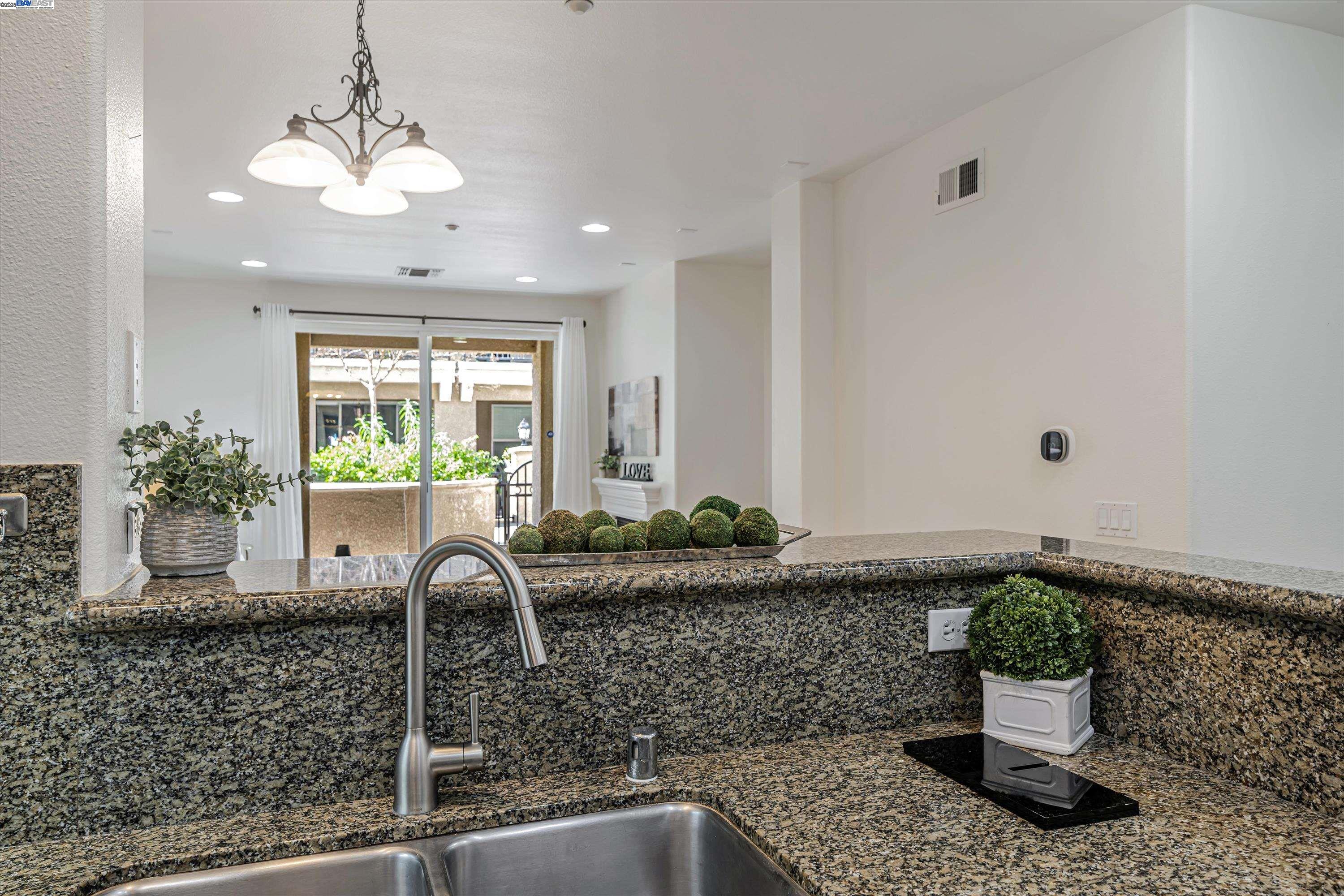 Photo #5: 41083967 Listing 