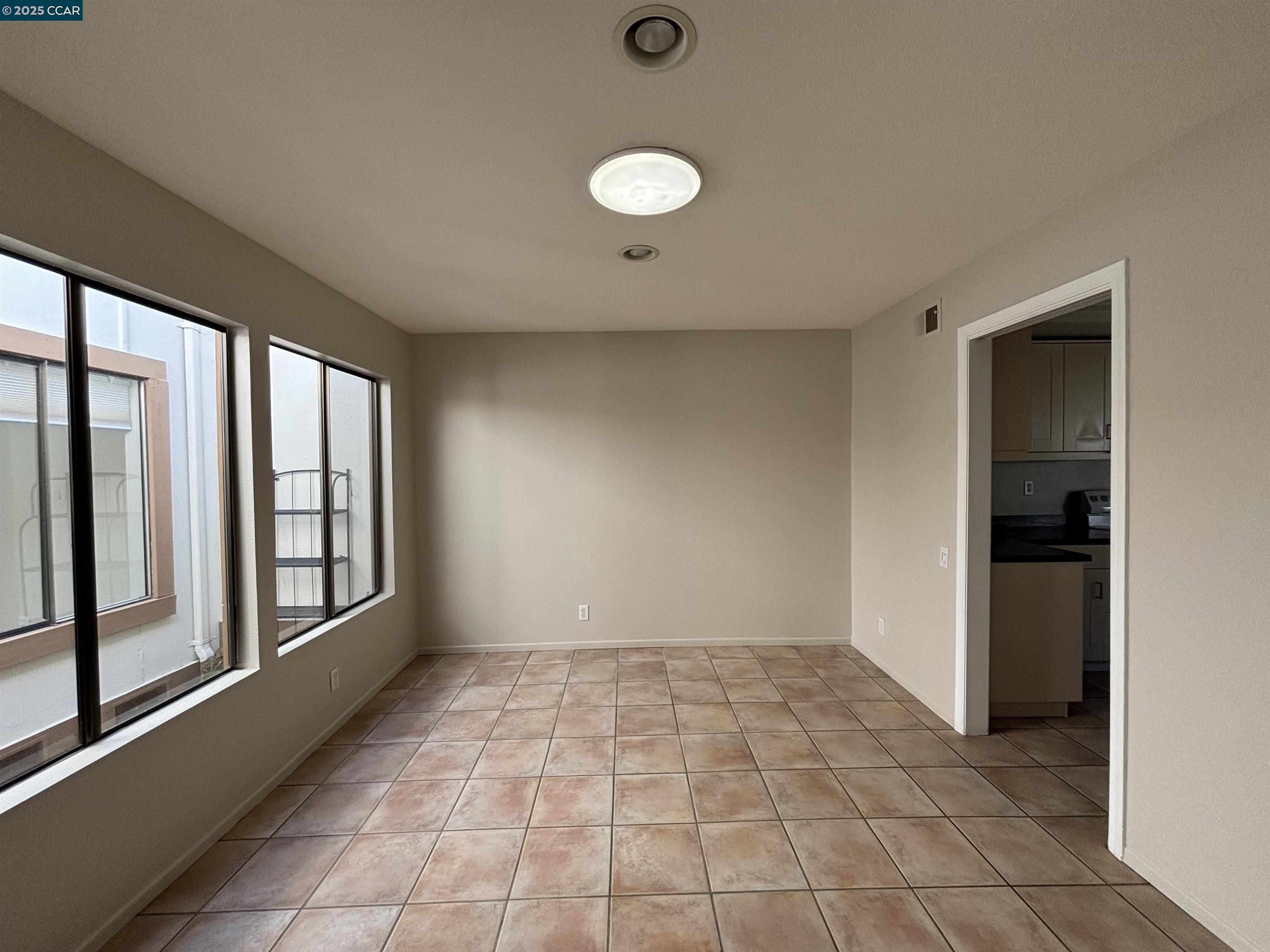 Photo #3: 41083980 Listing 