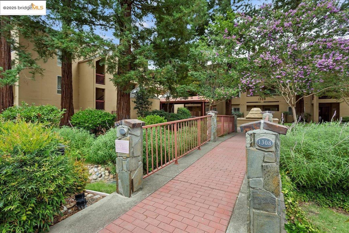 Photo #2: 41083982 Listing 