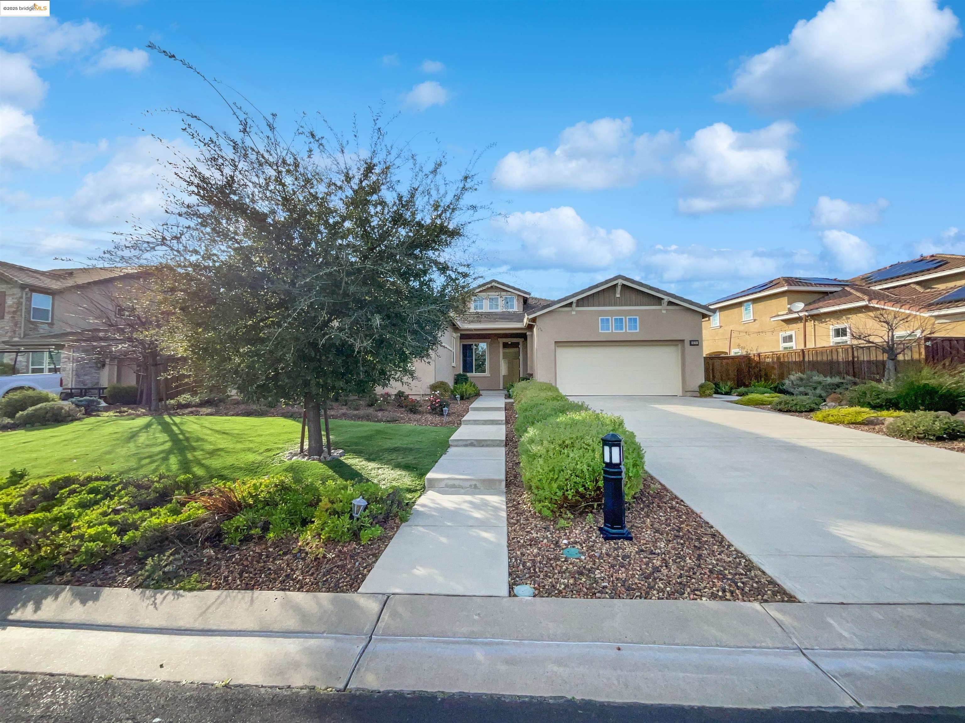 Detail Gallery Image 1 of 1 For 618 Elderberry Loop, Vacaville,  CA 95688 - 3 Beds | 3/1 Baths