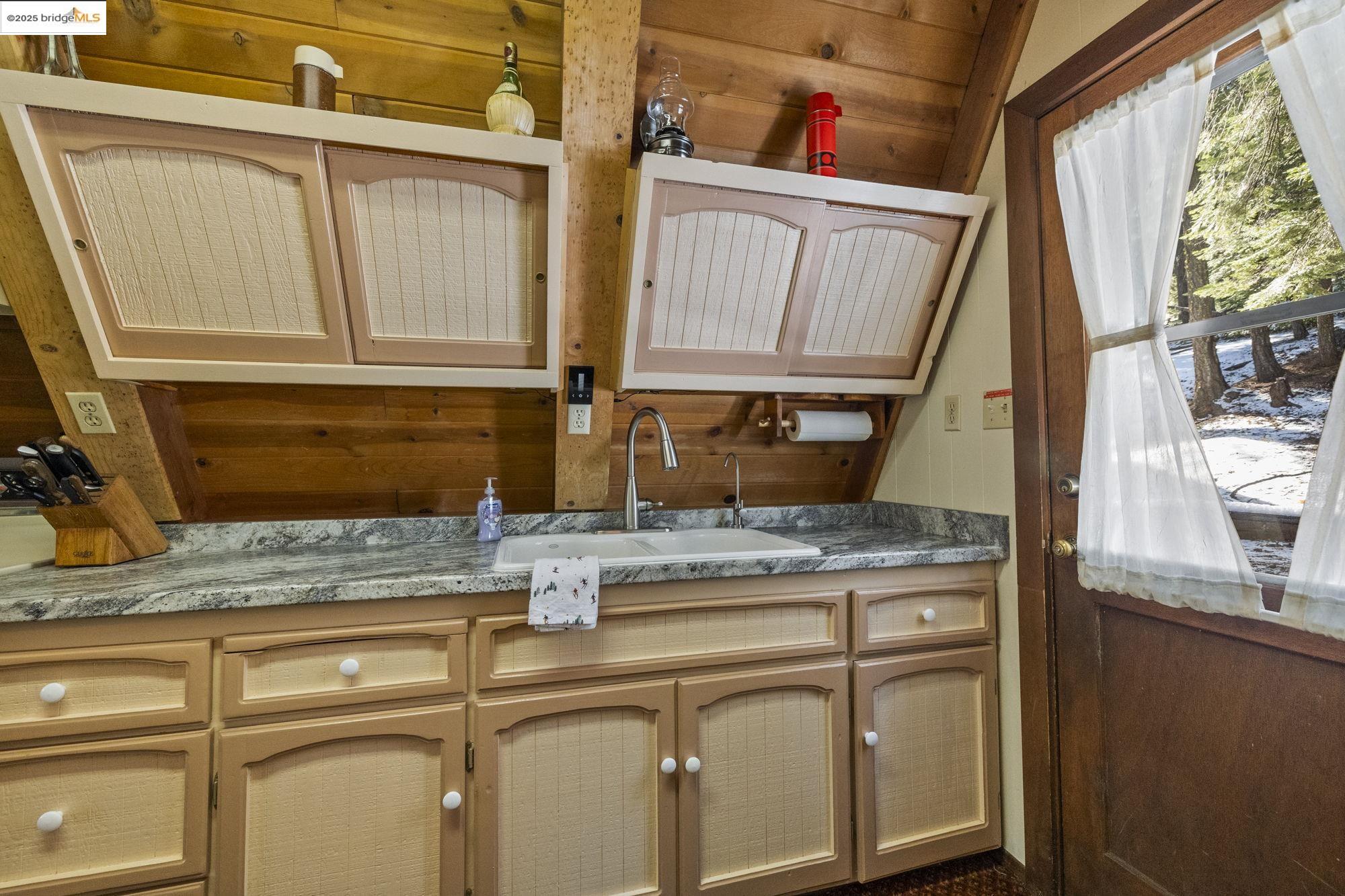 Detail Gallery Image 3 of 17 For 25336 Rebekah, Long Barn,  CA 95335-9776 - 2 Beds | 1 Baths