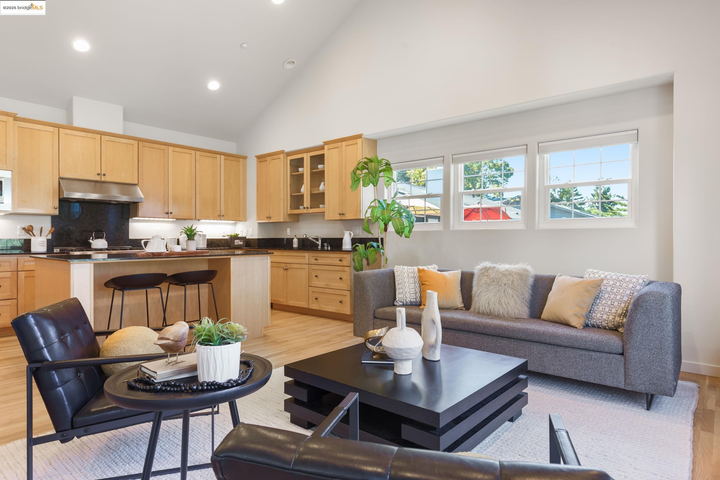 50 Pine Hills Ct, Oakland, California 94611, 4 Bedrooms Bedrooms, 9 Rooms Rooms,3 BathroomsBathrooms,Residential,For Sale,50 Pine Hills Ct,41084032