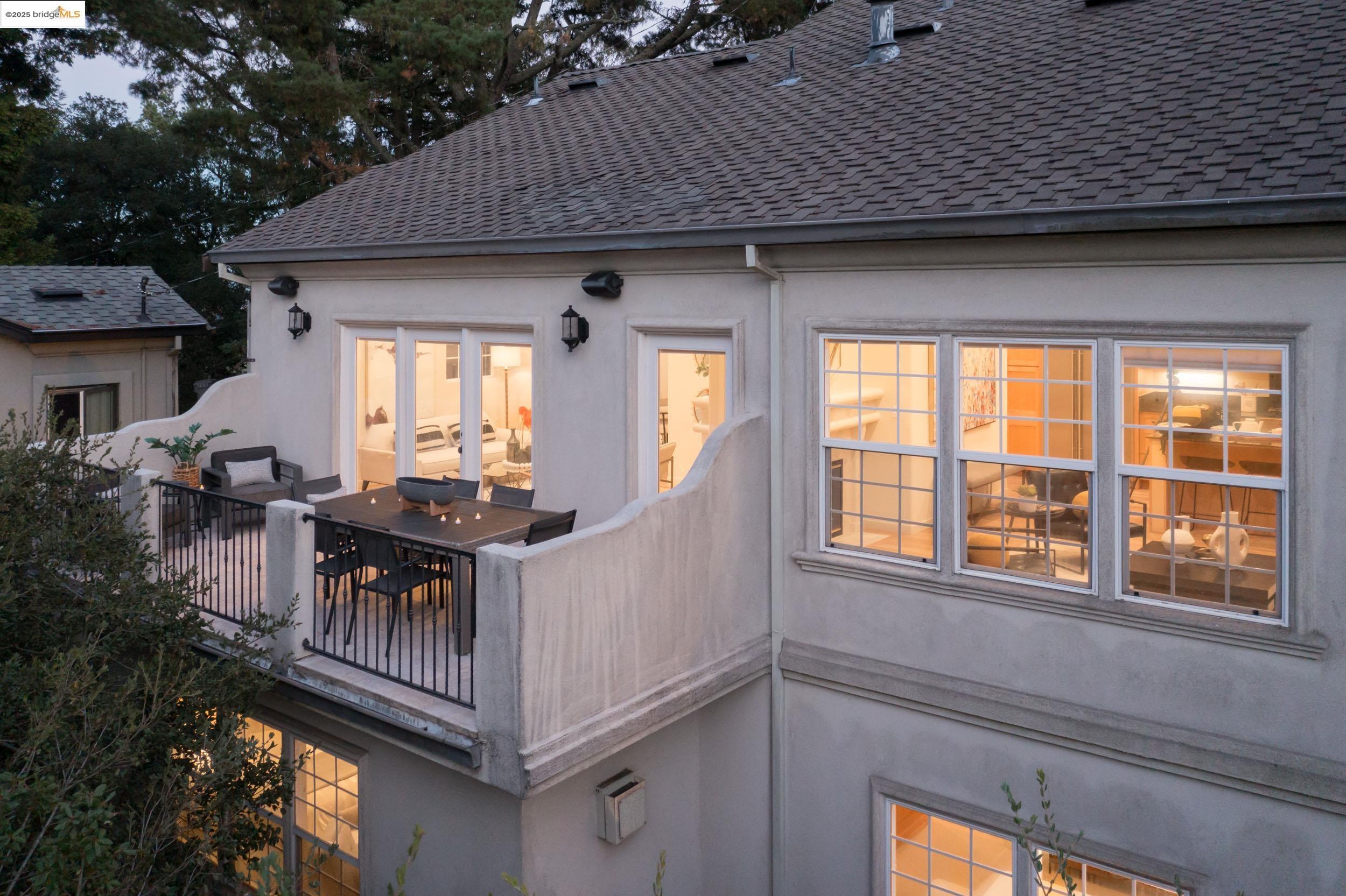 50 Pine Hills Ct, Oakland, California 94611, 4 Bedrooms Bedrooms, 9 Rooms Rooms,3 BathroomsBathrooms,Residential,For Sale,50 Pine Hills Ct,41084032