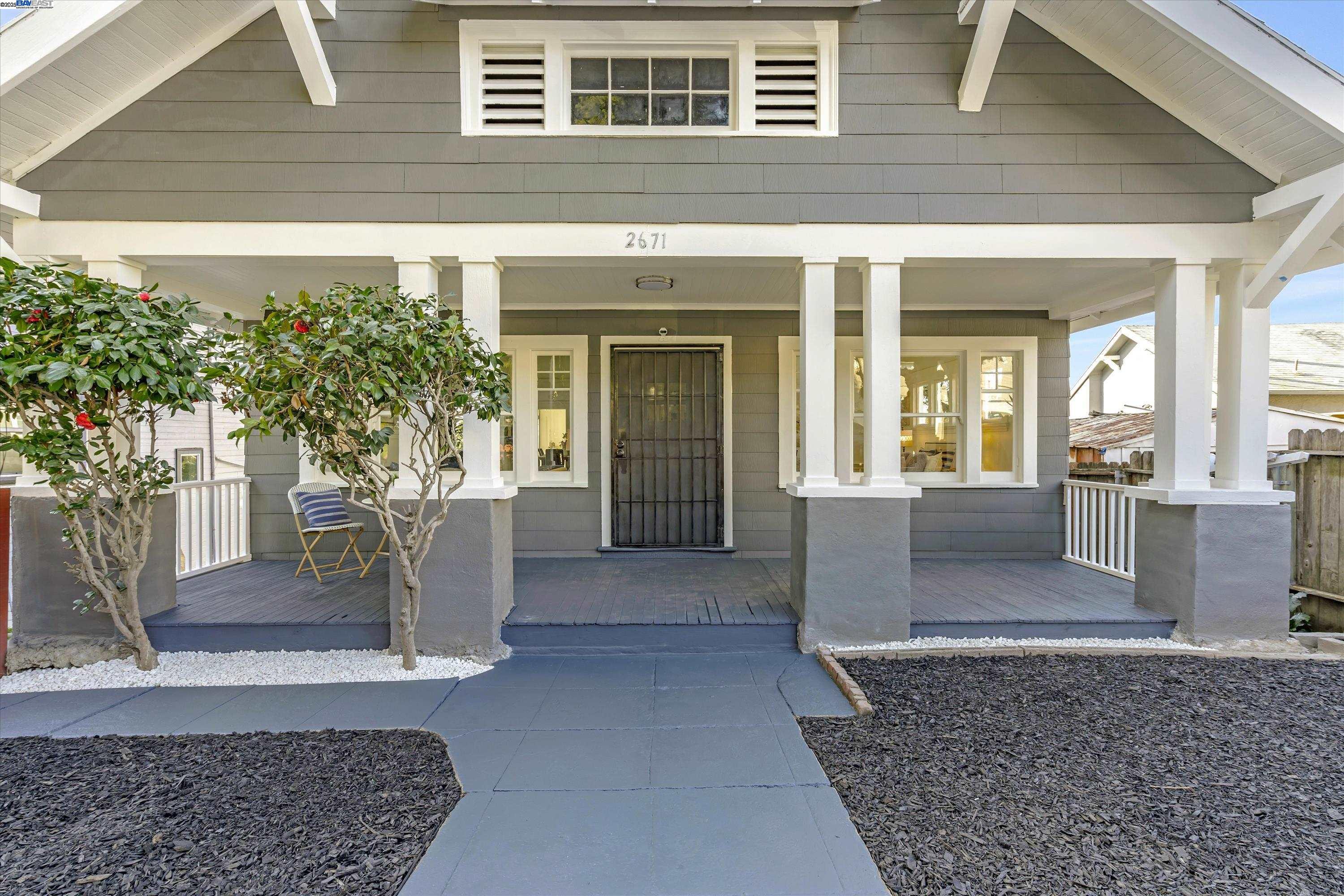 Detail Gallery Image 1 of 1 For 2671 Wakefield Ave, Oakland,  CA 94606 - 5 Beds | 3 Baths