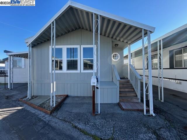 Detail Gallery Image 1 of 35 For 3015 E Bayshore Road #129,  Redwood City,  CA 94063 - 3 Beds | 2 Baths
