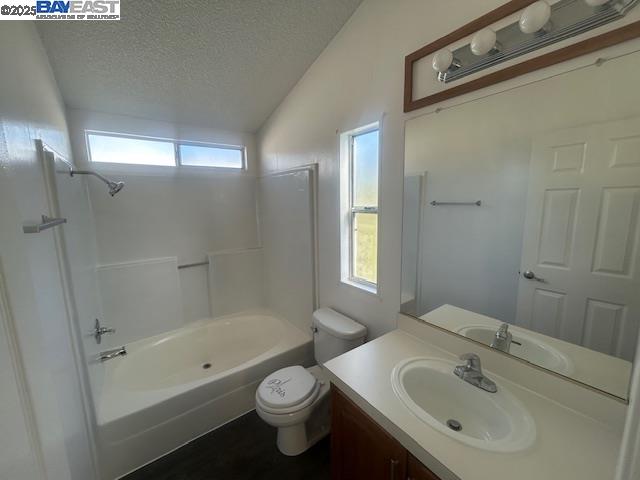 Detail Gallery Image 11 of 35 For 3015 E Bayshore Road #129,  Redwood City,  CA 94063 - 3 Beds | 2 Baths