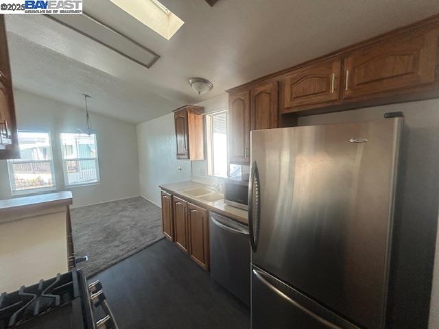 Detail Gallery Image 6 of 35 For 3015 E Bayshore Road #129,  Redwood City,  CA 94063 - 3 Beds | 2 Baths