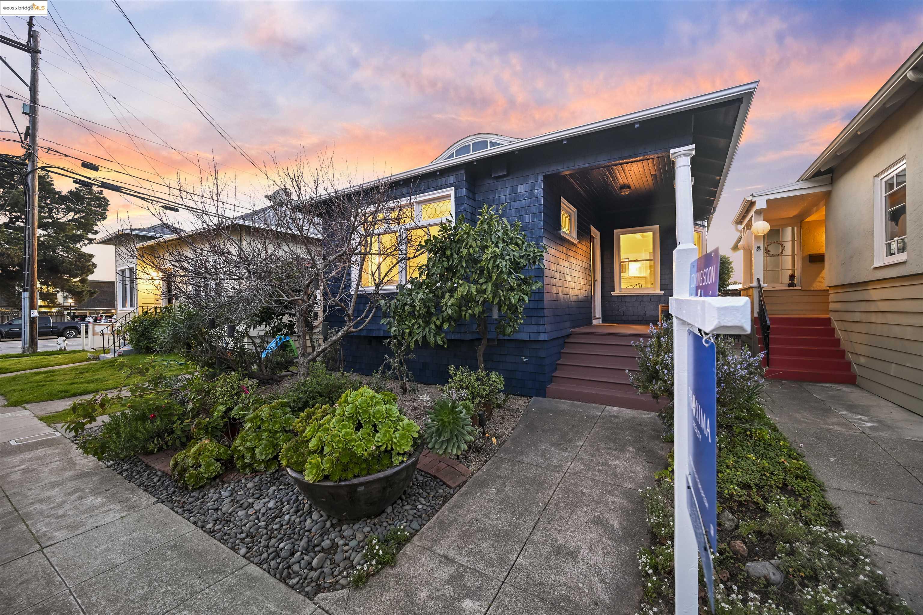 Detail Gallery Image 1 of 1 For 1405 6th St, Alameda,  CA 94501 - 2 Beds | 1 Baths