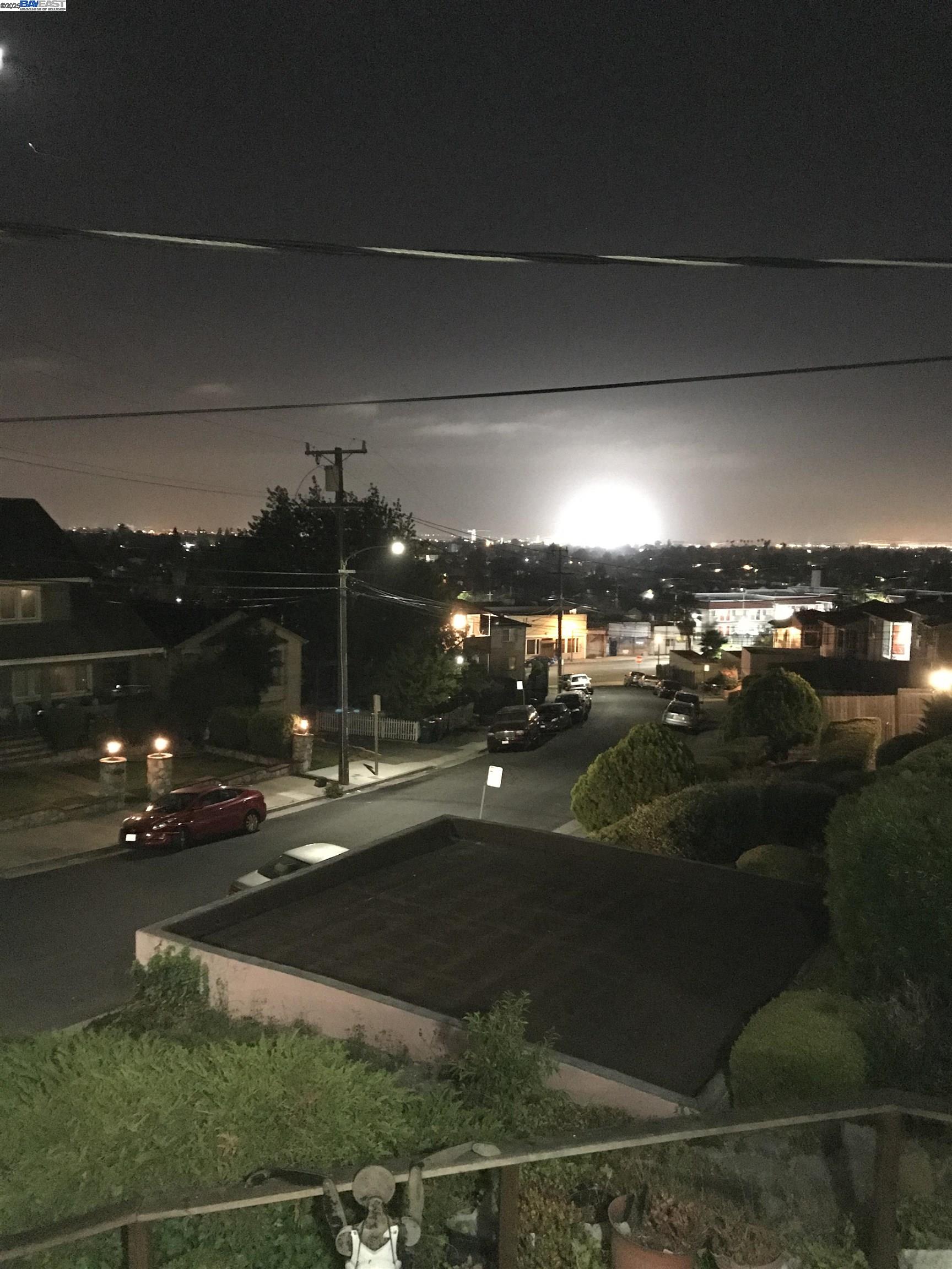 2511 Truman Ave, Oakland, California 94605, 4 Bedrooms Bedrooms, 7 Rooms Rooms,2 BathroomsBathrooms,Residential,For Sale,2511 Truman Ave,41084071