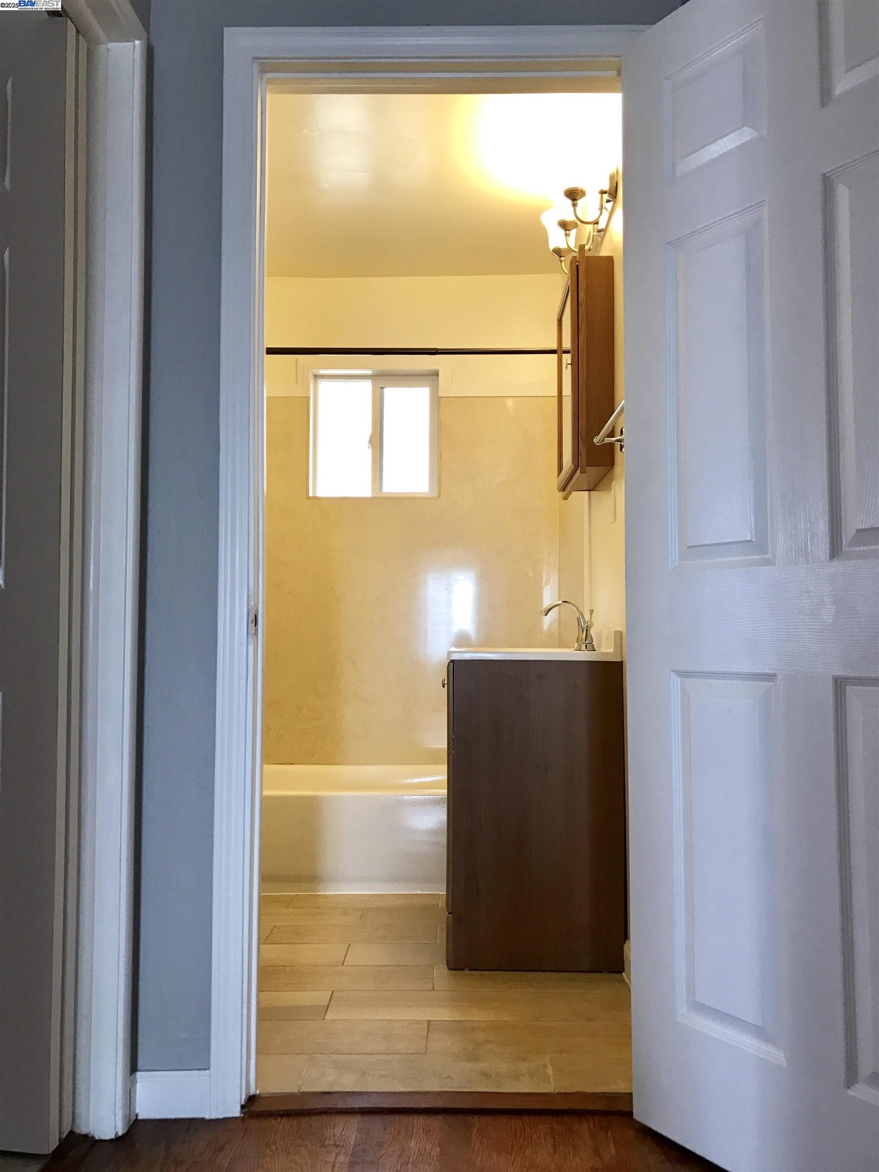 2511 Truman Ave, Oakland, California 94605, 4 Bedrooms Bedrooms, 7 Rooms Rooms,2 BathroomsBathrooms,Residential,For Sale,2511 Truman Ave,41084071