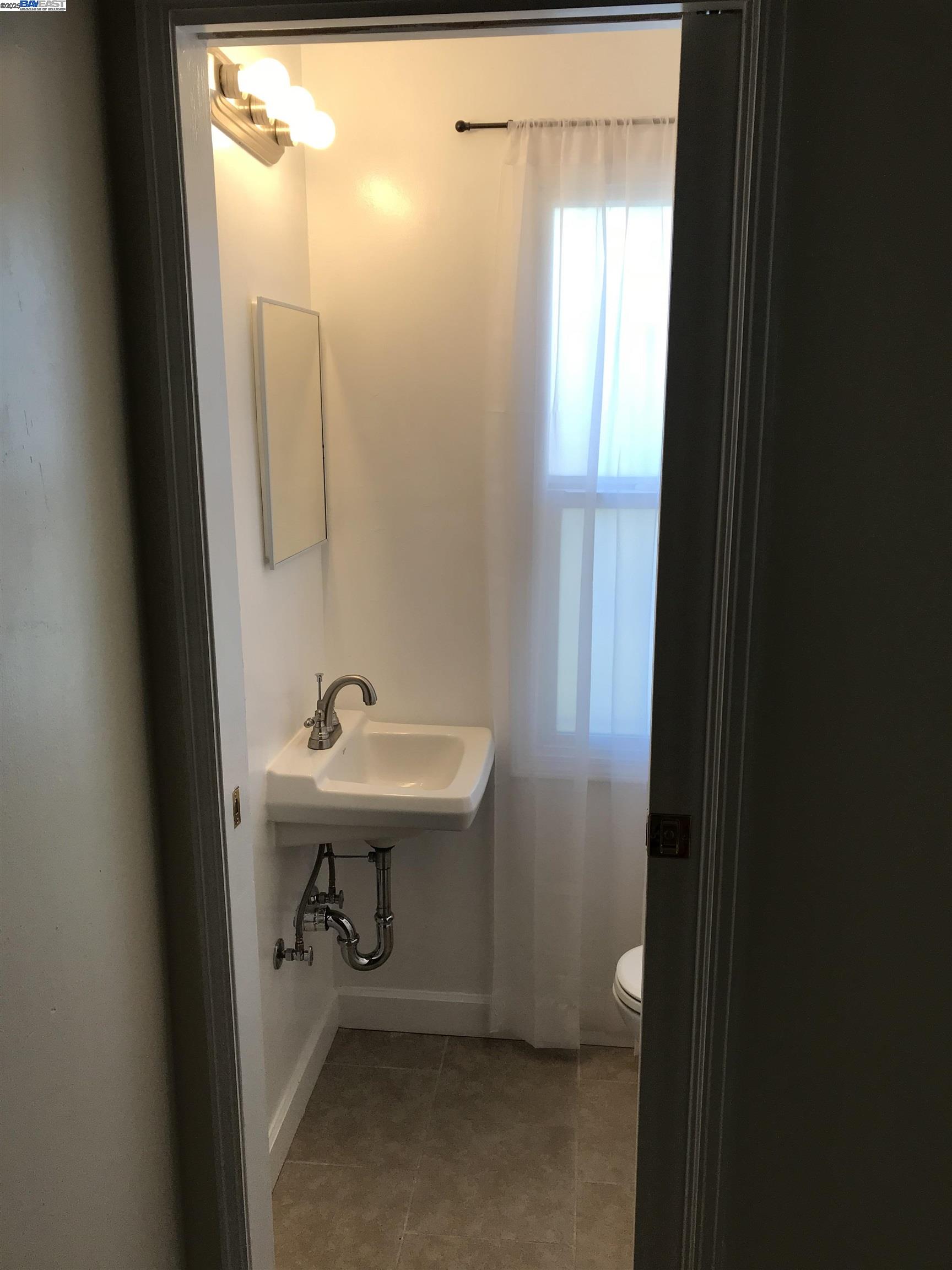 2511 Truman Ave, Oakland, California 94605, 4 Bedrooms Bedrooms, 7 Rooms Rooms,2 BathroomsBathrooms,Residential,For Sale,2511 Truman Ave,41084071