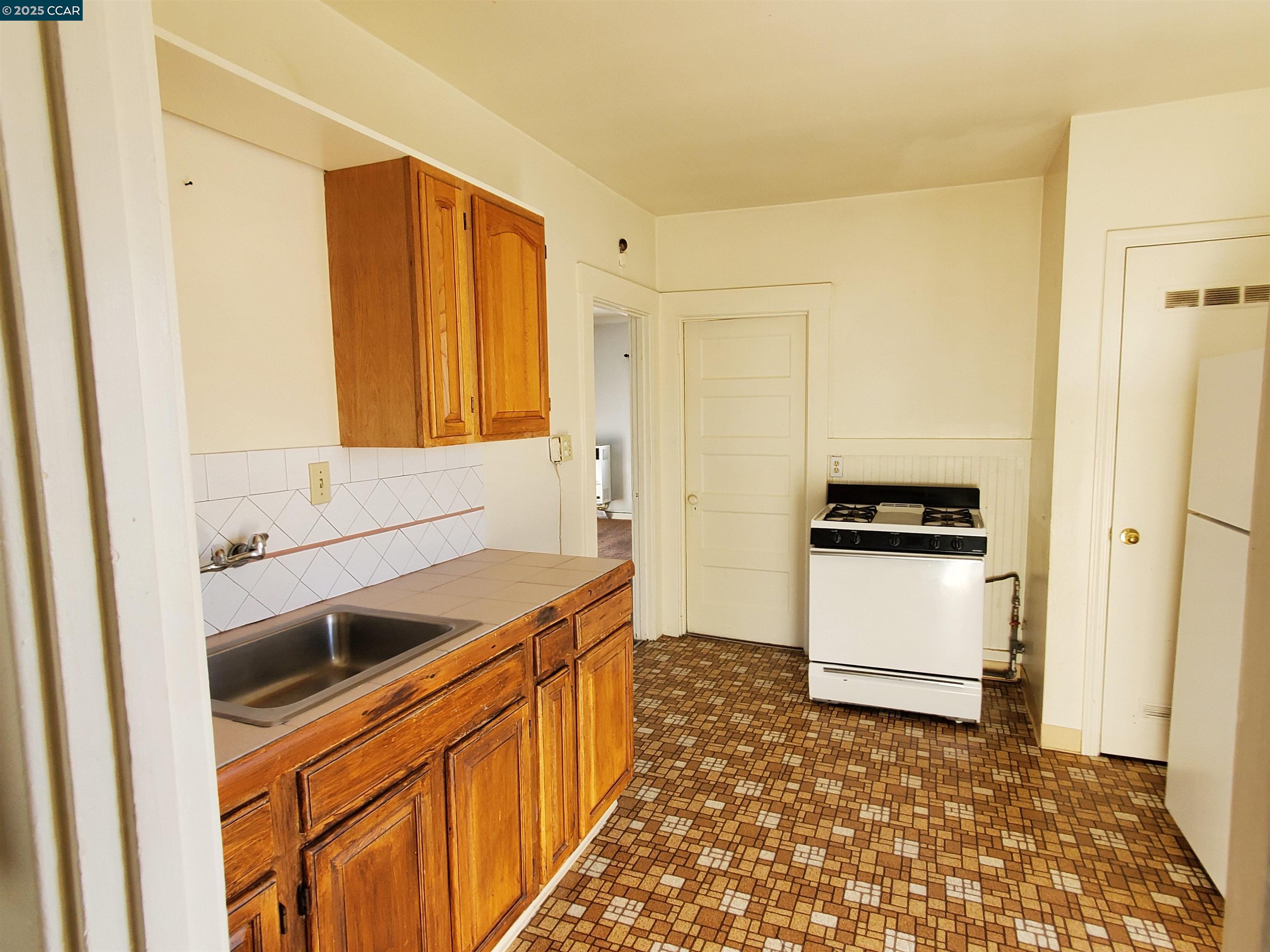Detail Gallery Image 11 of 27 For 3637 Natalie Ct, Richmond,  CA 94805 - 2 Beds | 1 Baths