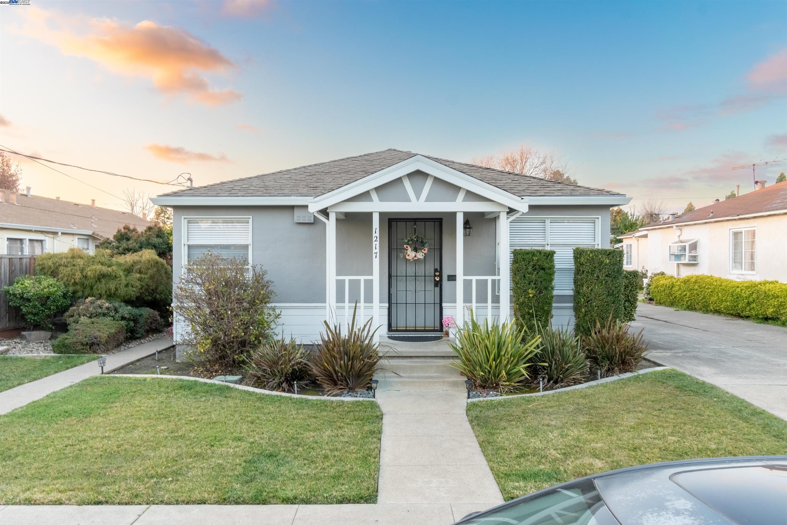 Detail Gallery Image 1 of 1 For 1215 135th Ave, San Leandro,  CA 94578 - – Beds | – Baths