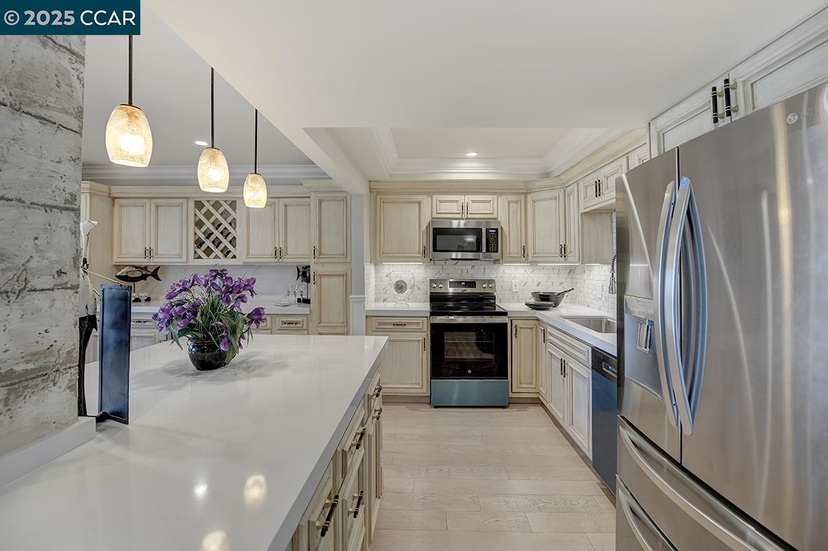 Photo #2: 41084106 Listing 