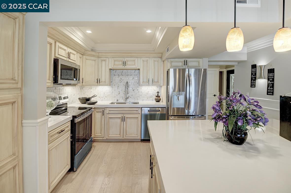 Photo #3: 41084106 Listing 