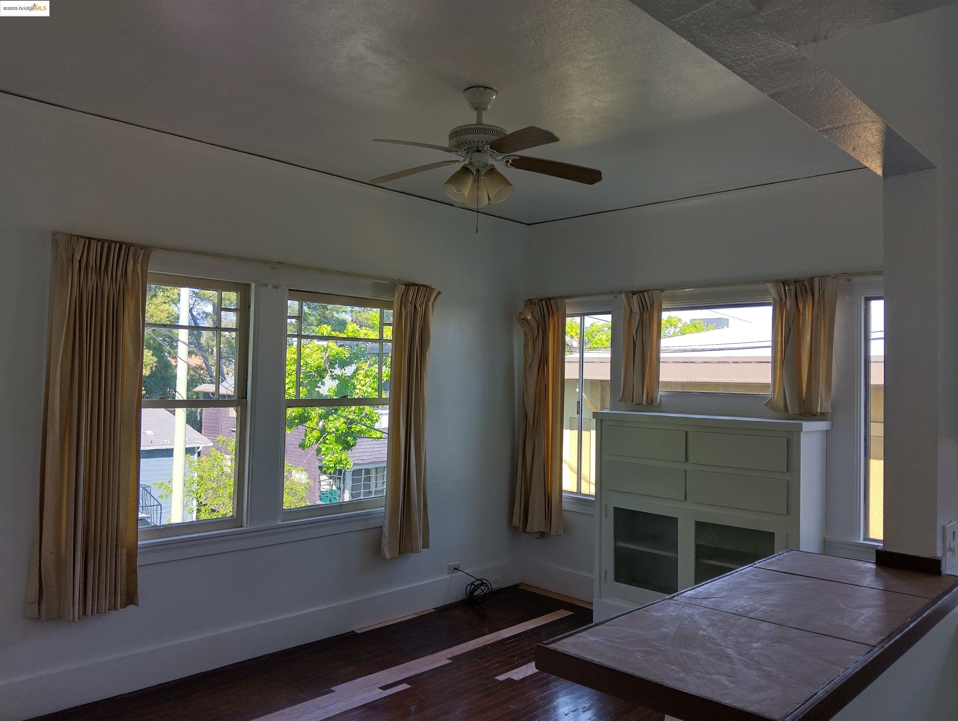 Detail Gallery Image 17 of 48 For 1864 11th Ave, Oakland,  CA 94606 - – Beds | – Baths