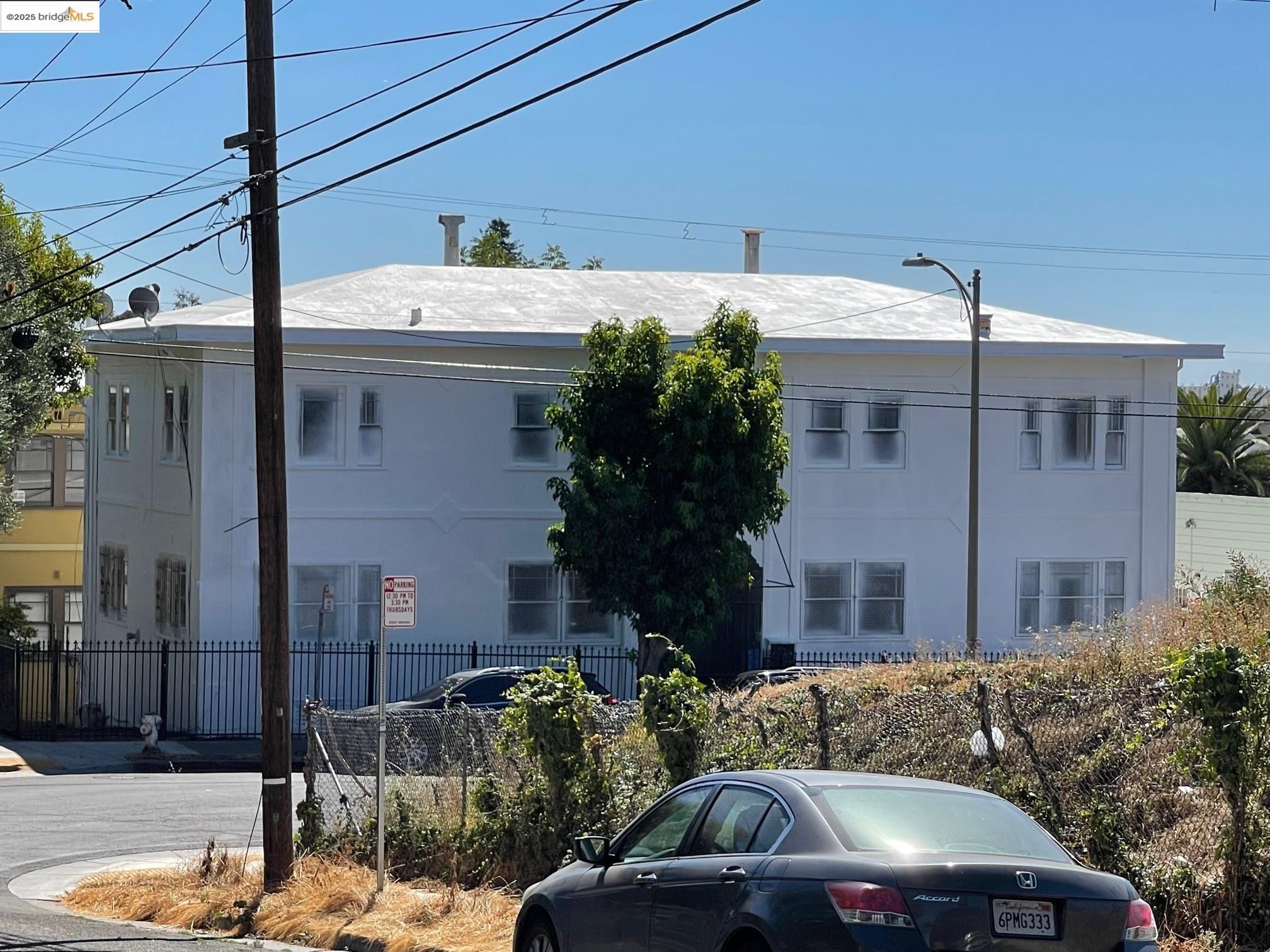 Detail Gallery Image 3 of 48 For 1864 11th Ave, Oakland,  CA 94606 - – Beds | – Baths