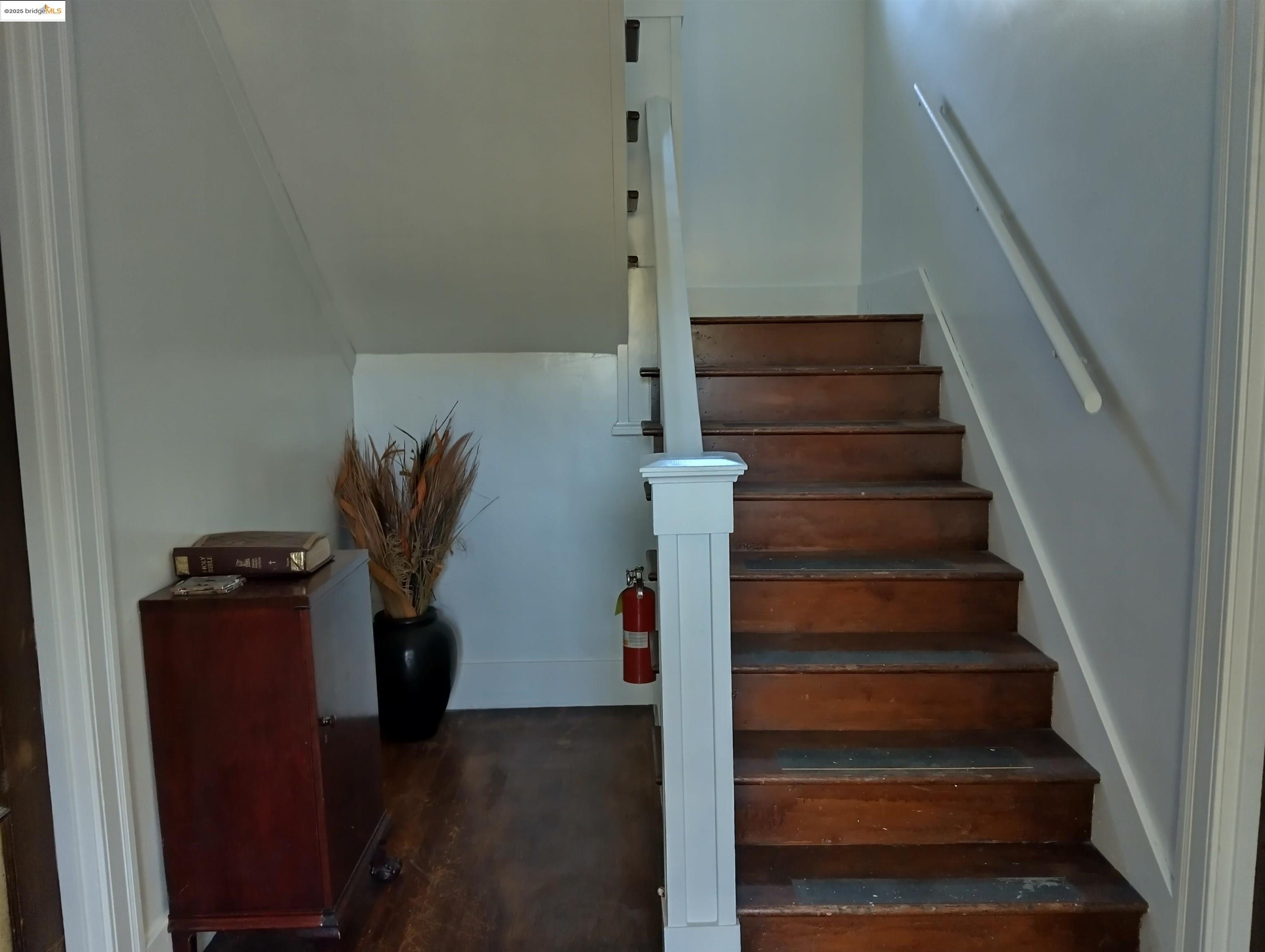 Detail Gallery Image 6 of 48 For 1864 11th Ave, Oakland,  CA 94606 - – Beds | – Baths