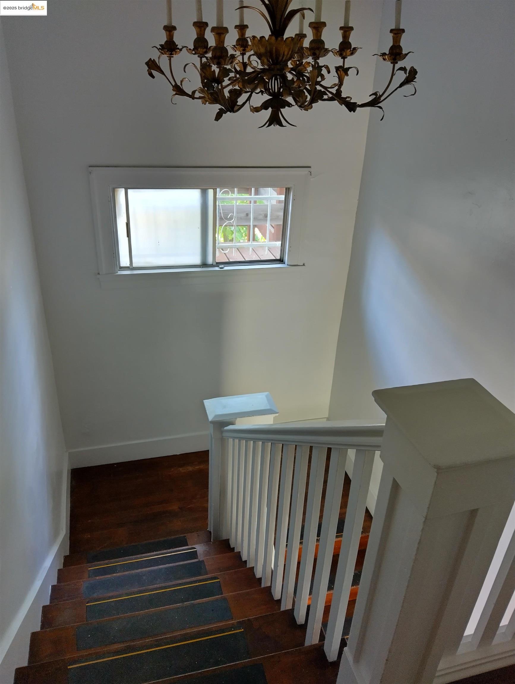 Detail Gallery Image 8 of 48 For 1864 11th Ave, Oakland,  CA 94606 - – Beds | – Baths