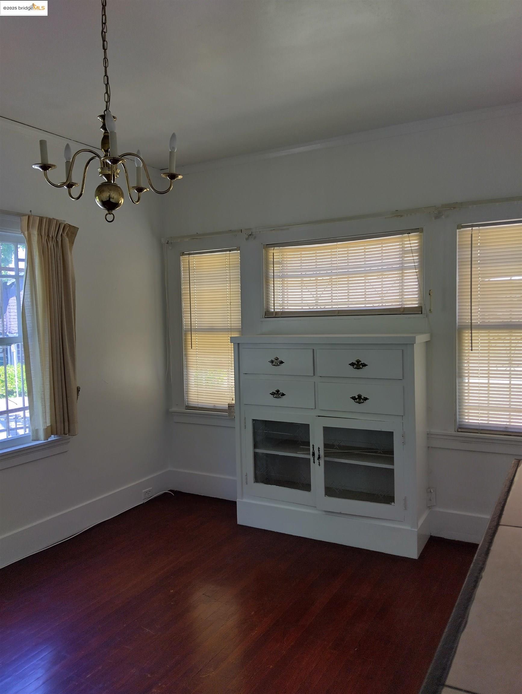 Detail Gallery Image 10 of 48 For 1864 11th Ave, Oakland,  CA 94606 - – Beds | – Baths