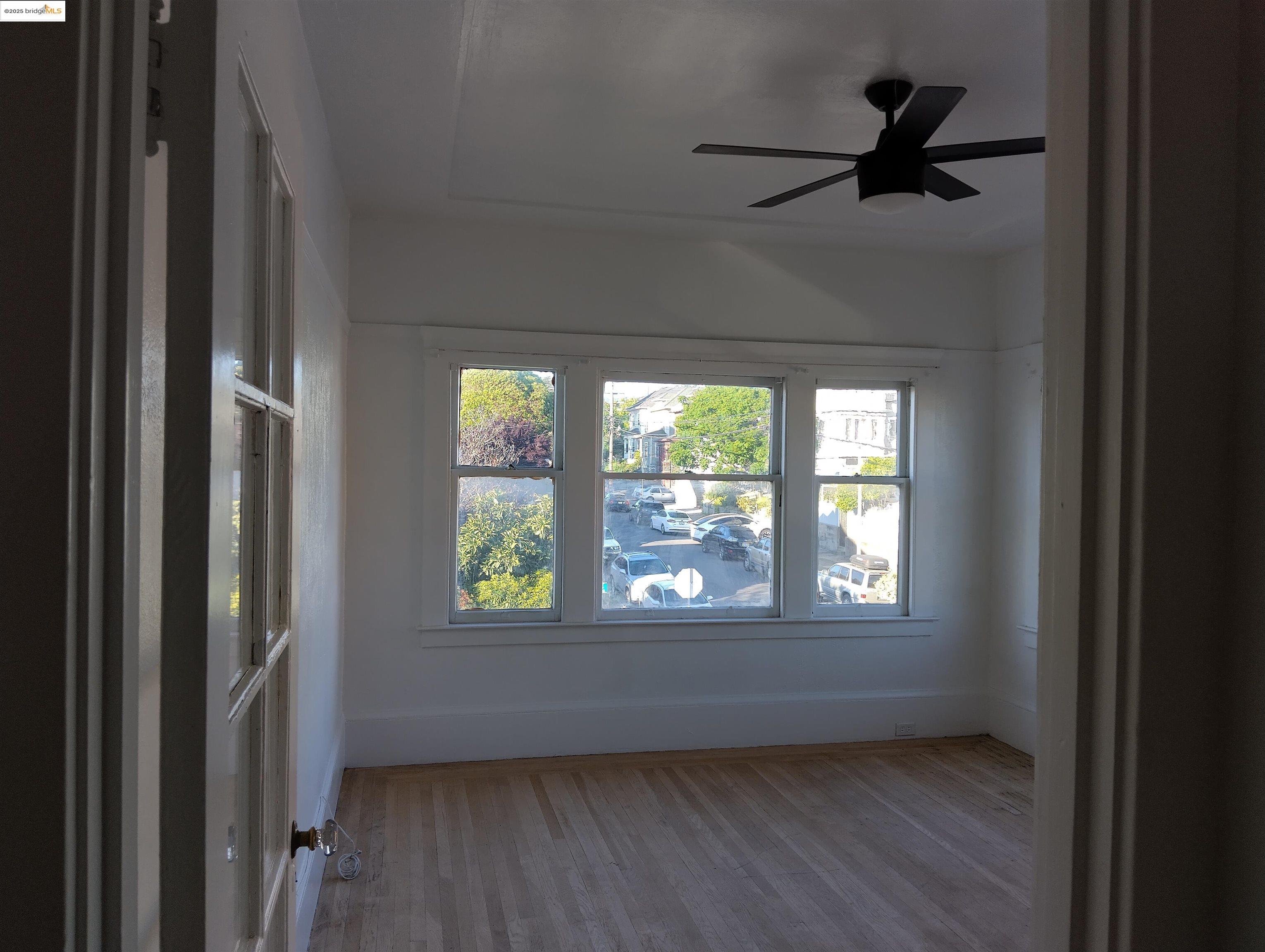 property-img