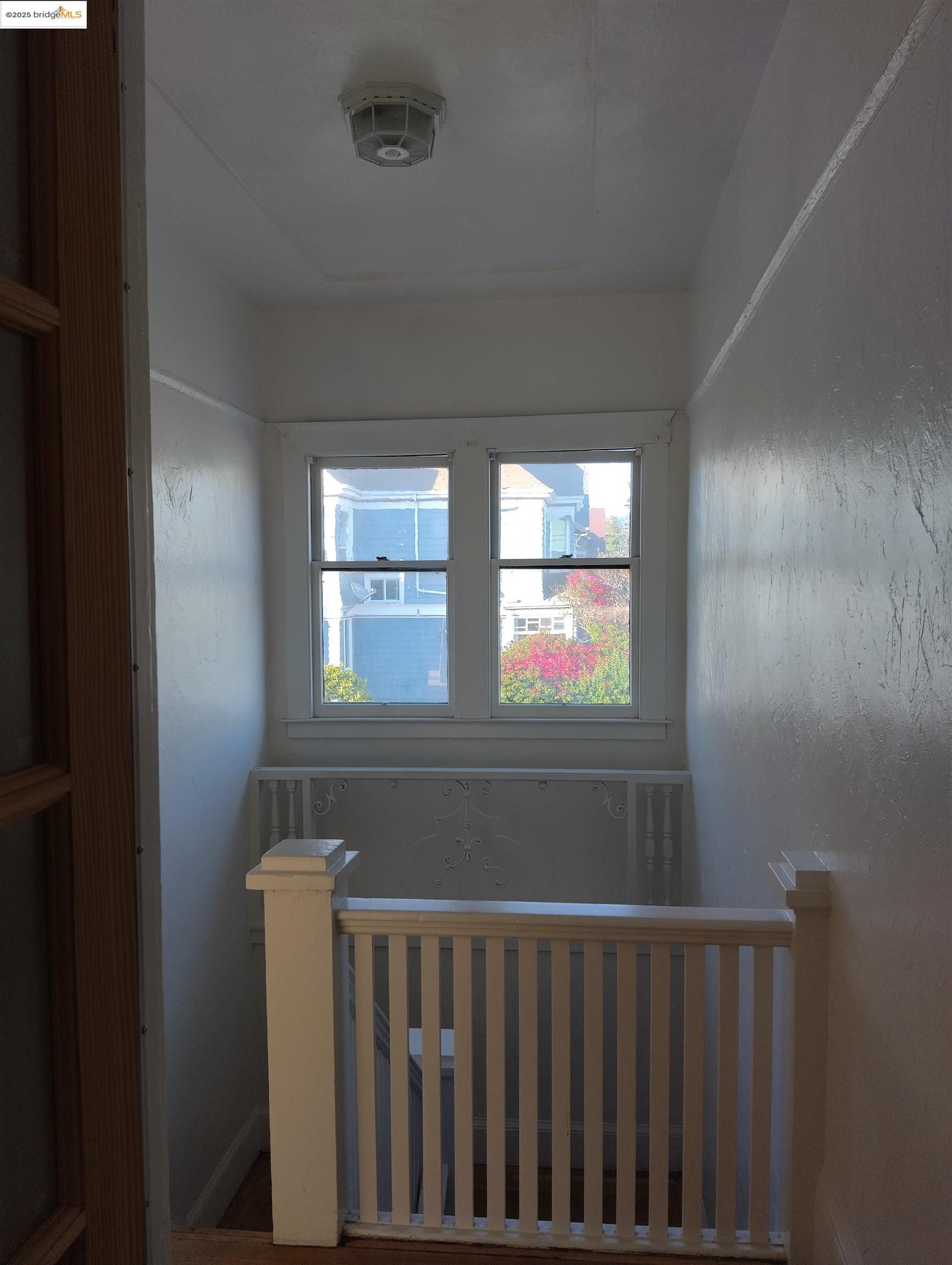 property-img