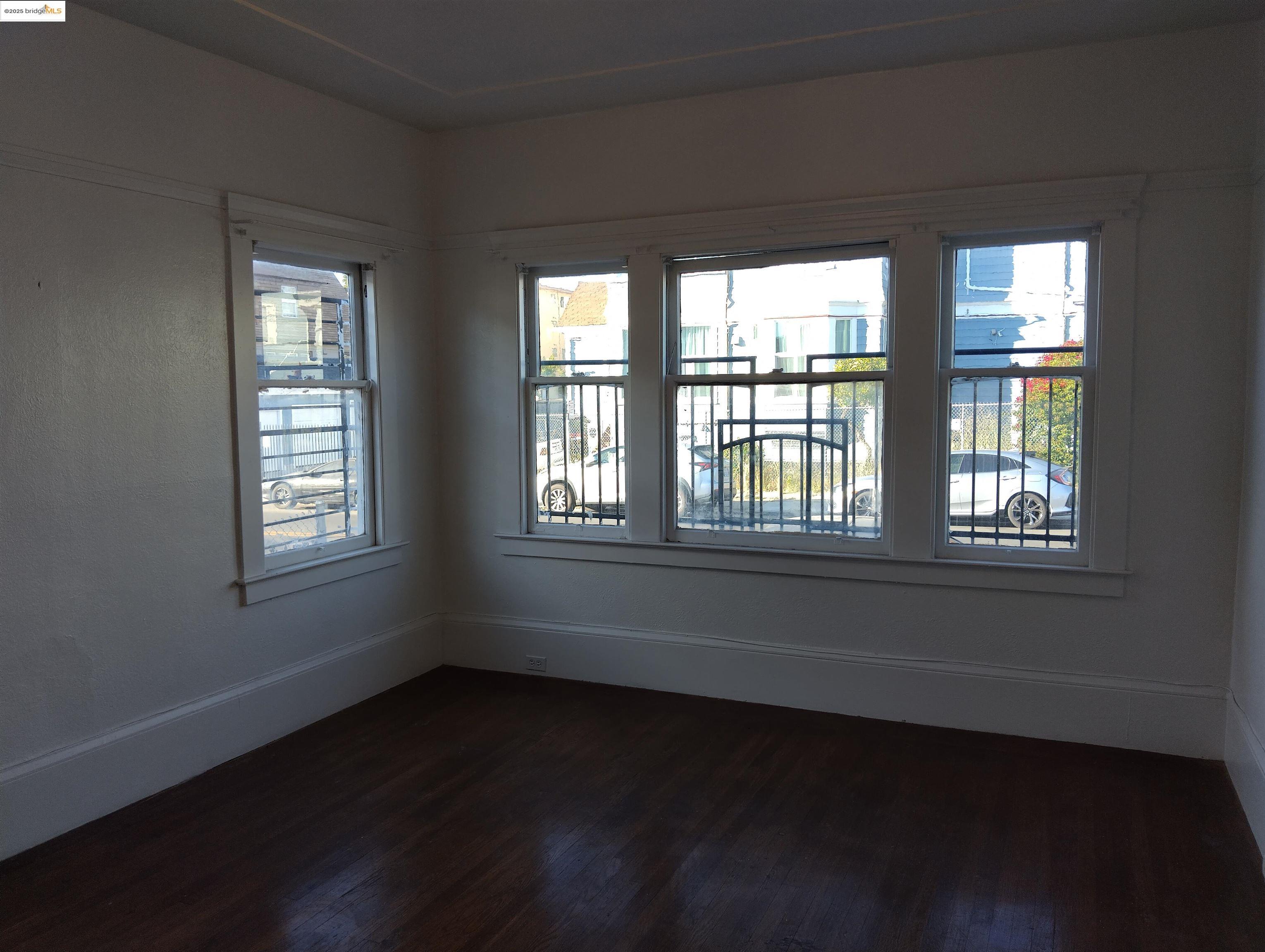 property-img