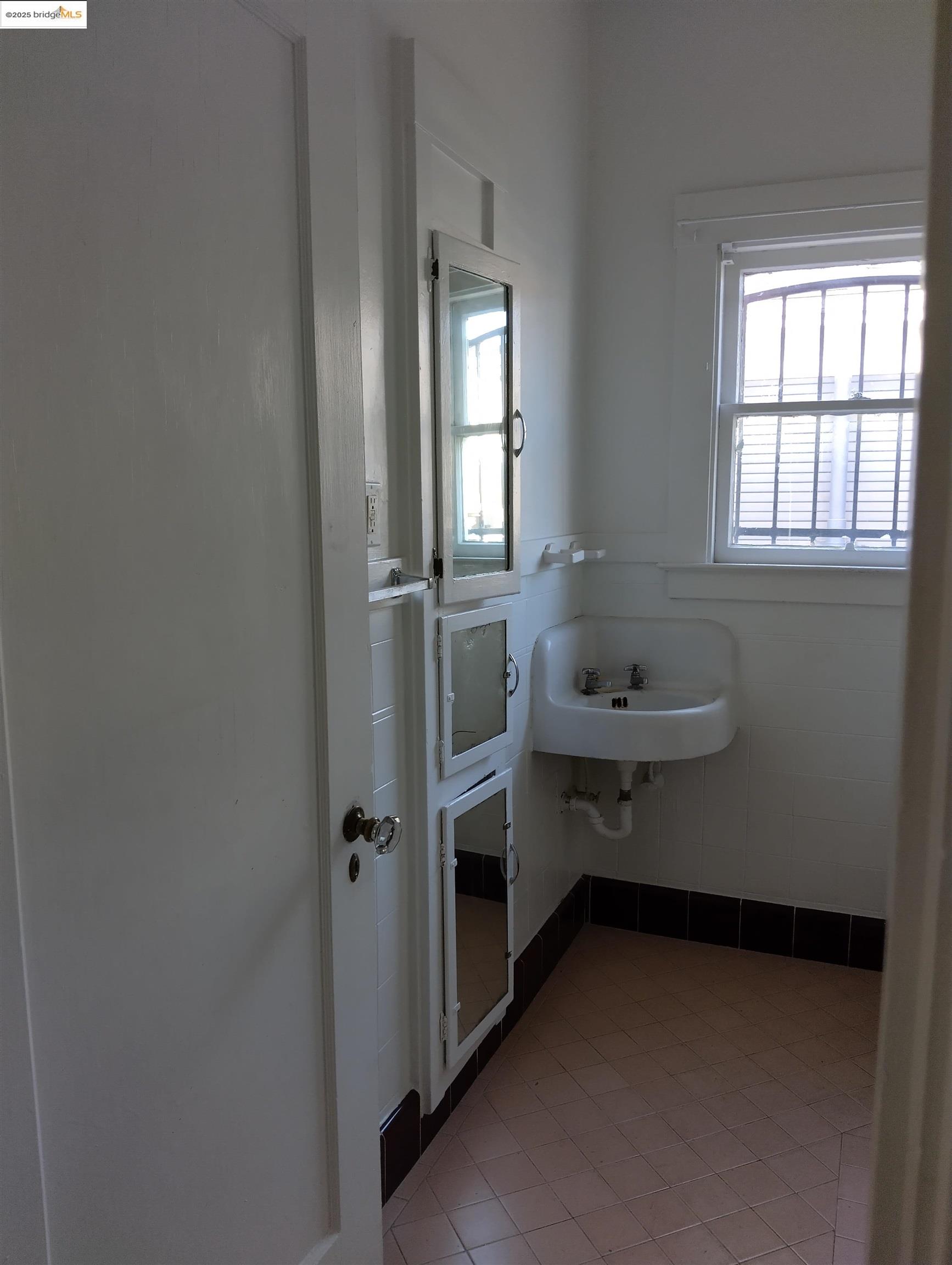 property-img