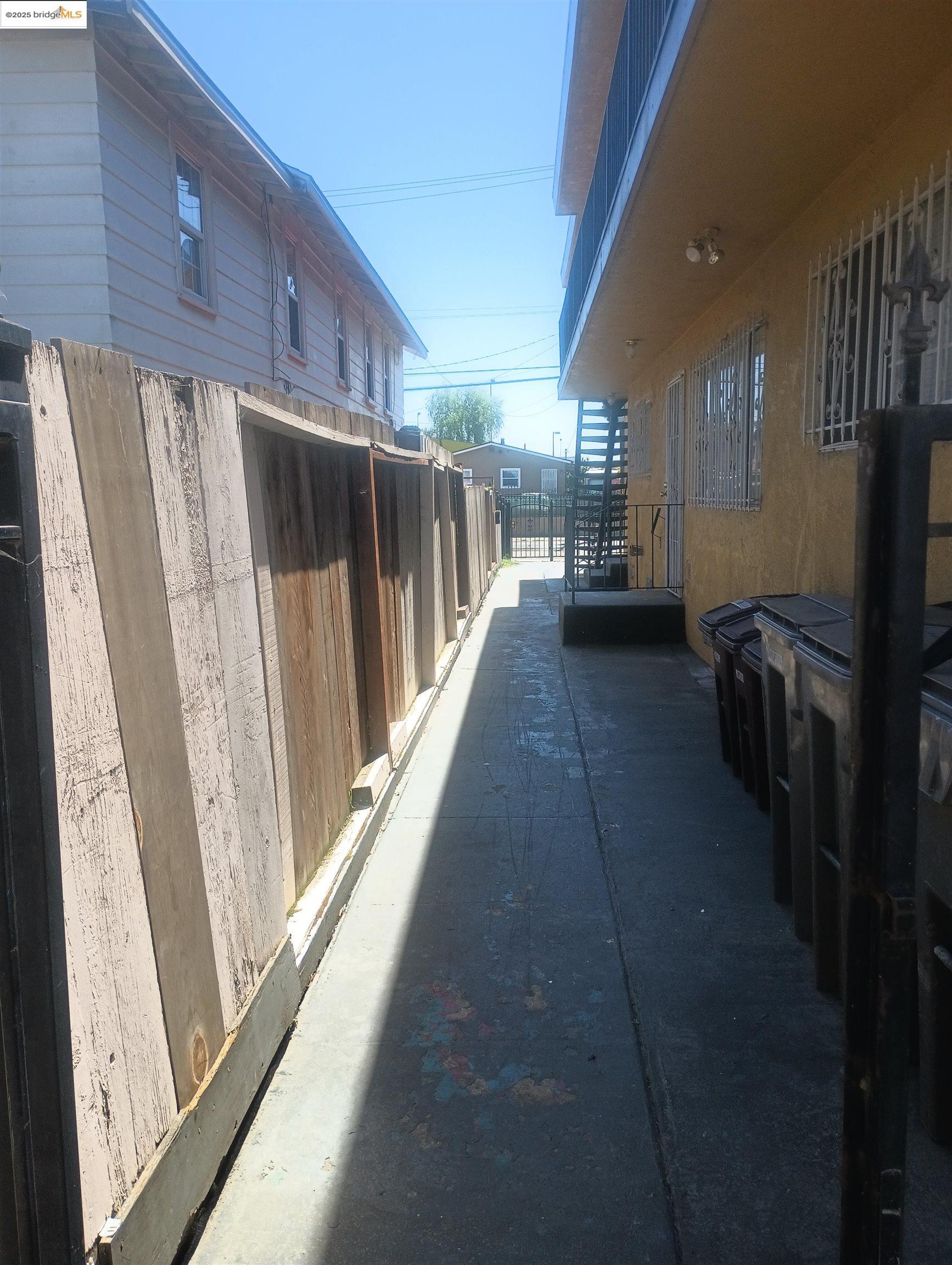 property-img