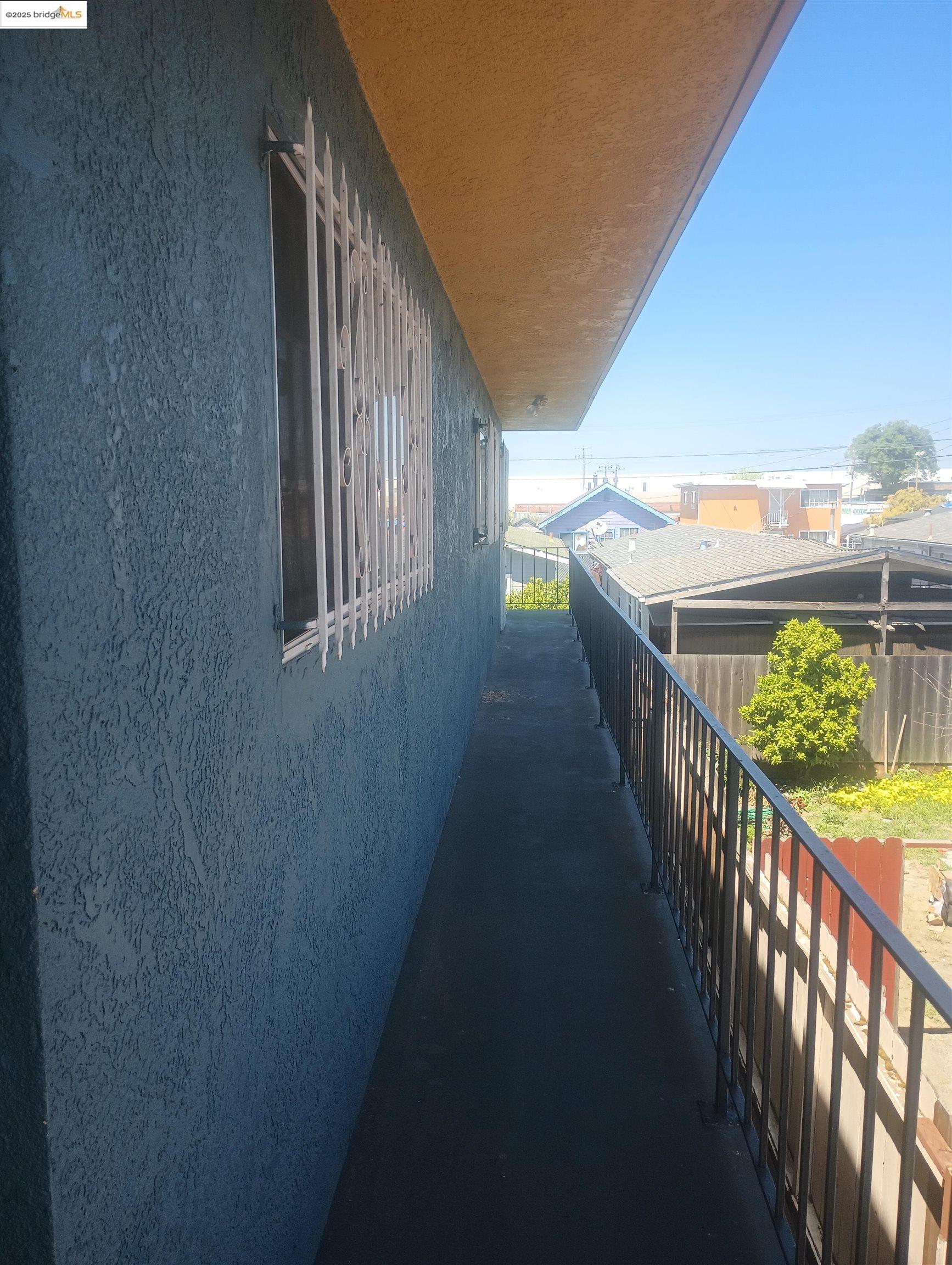 property-img