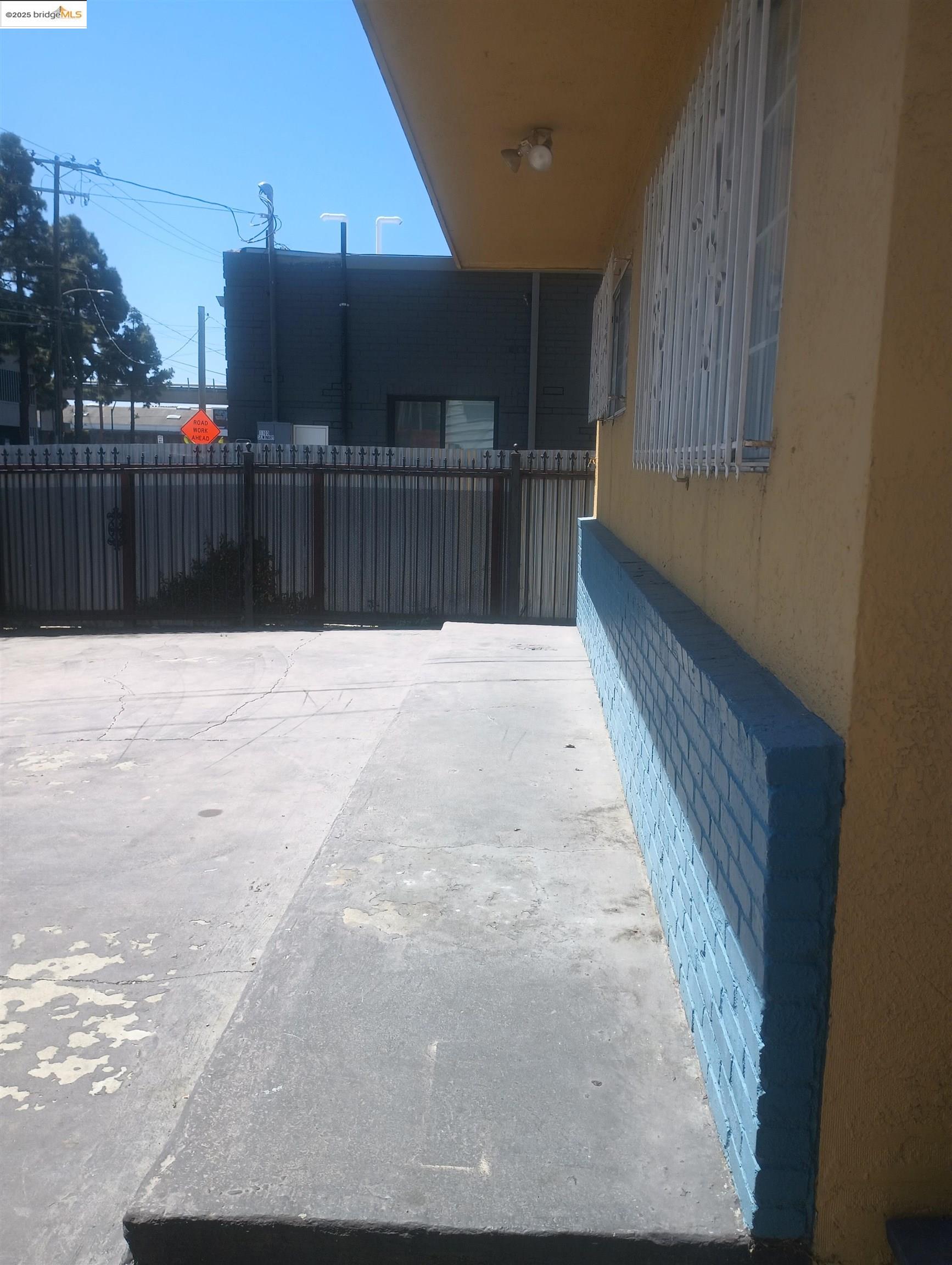 property-img