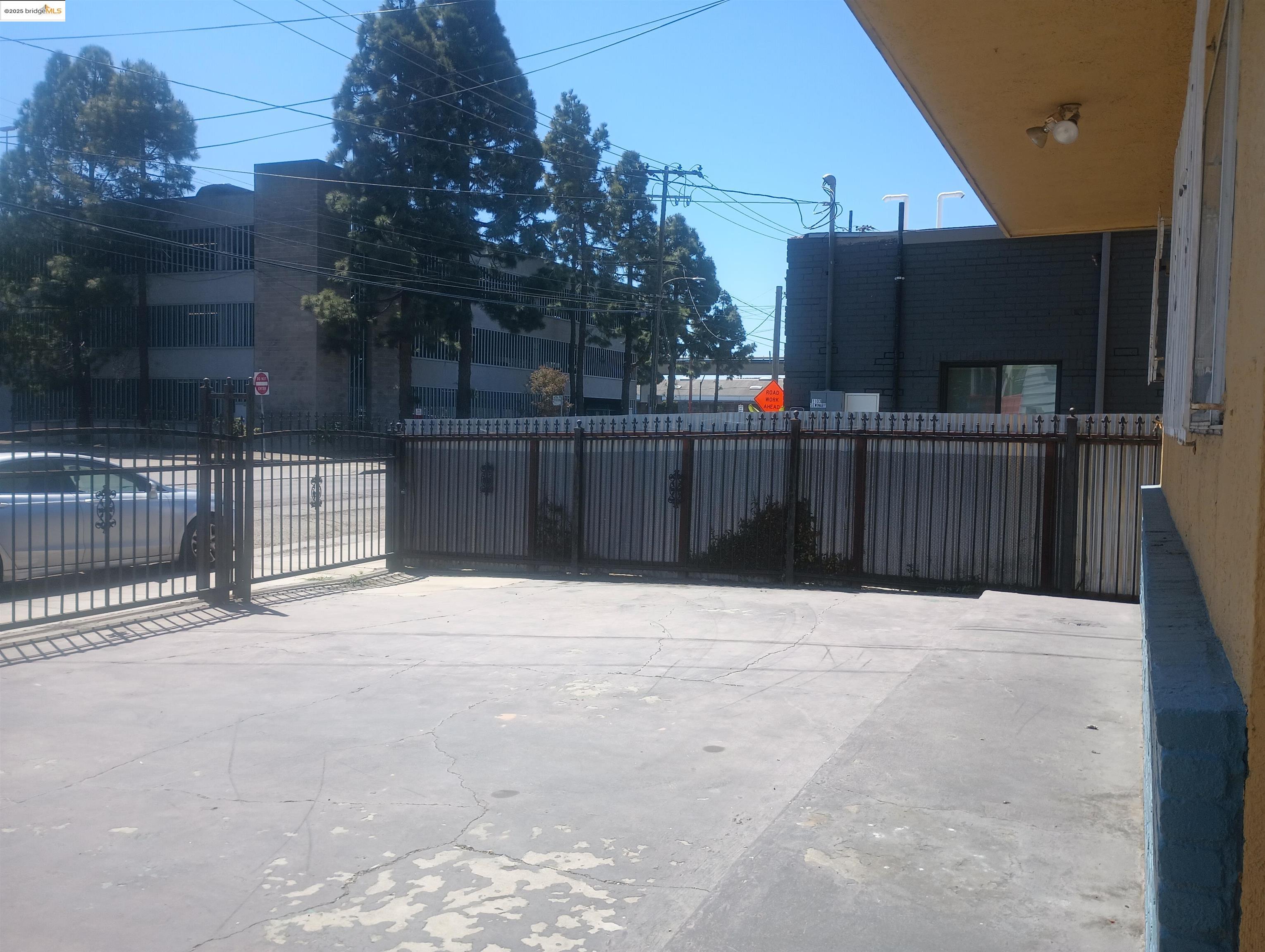 property-img