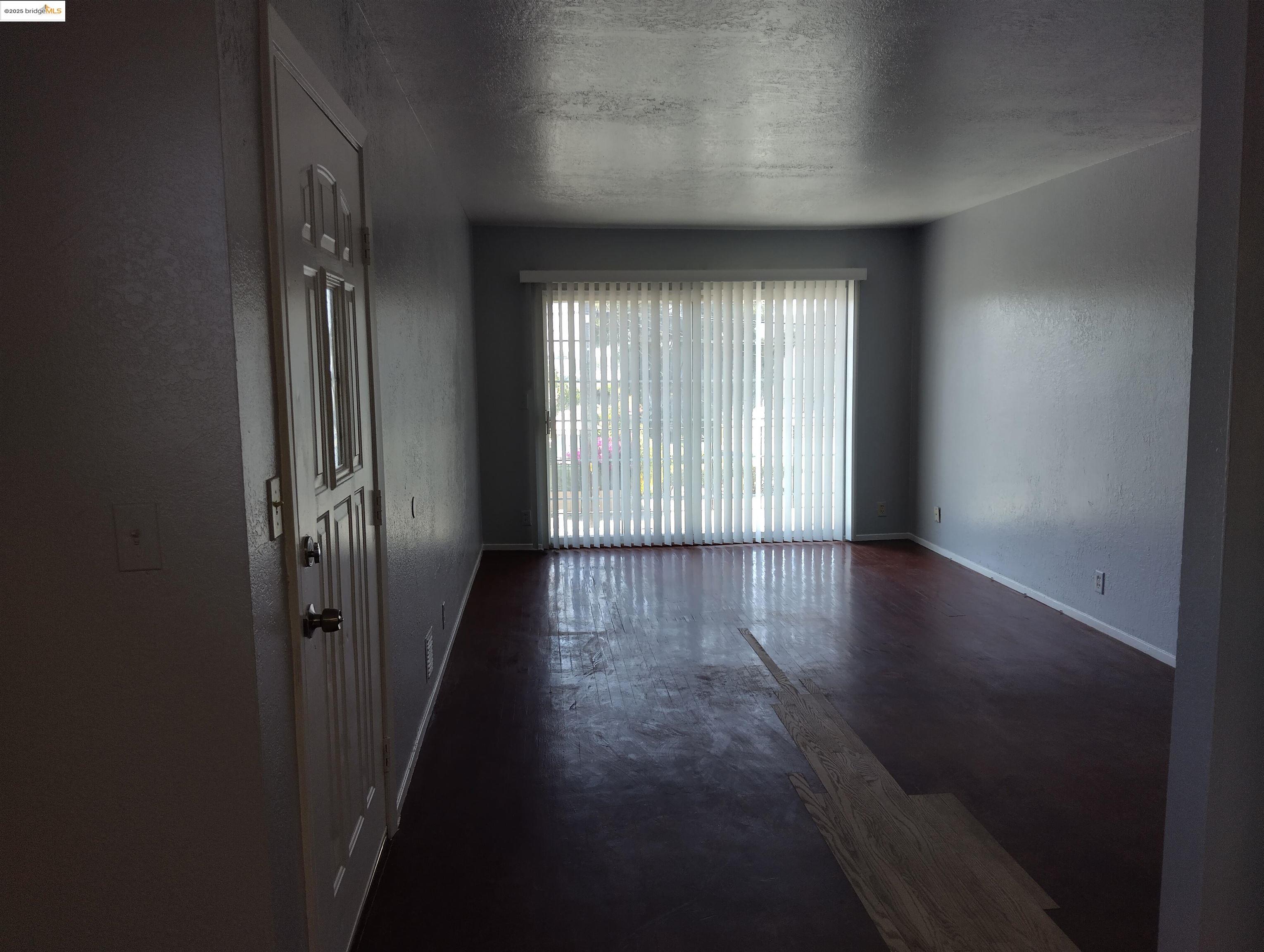 property-img