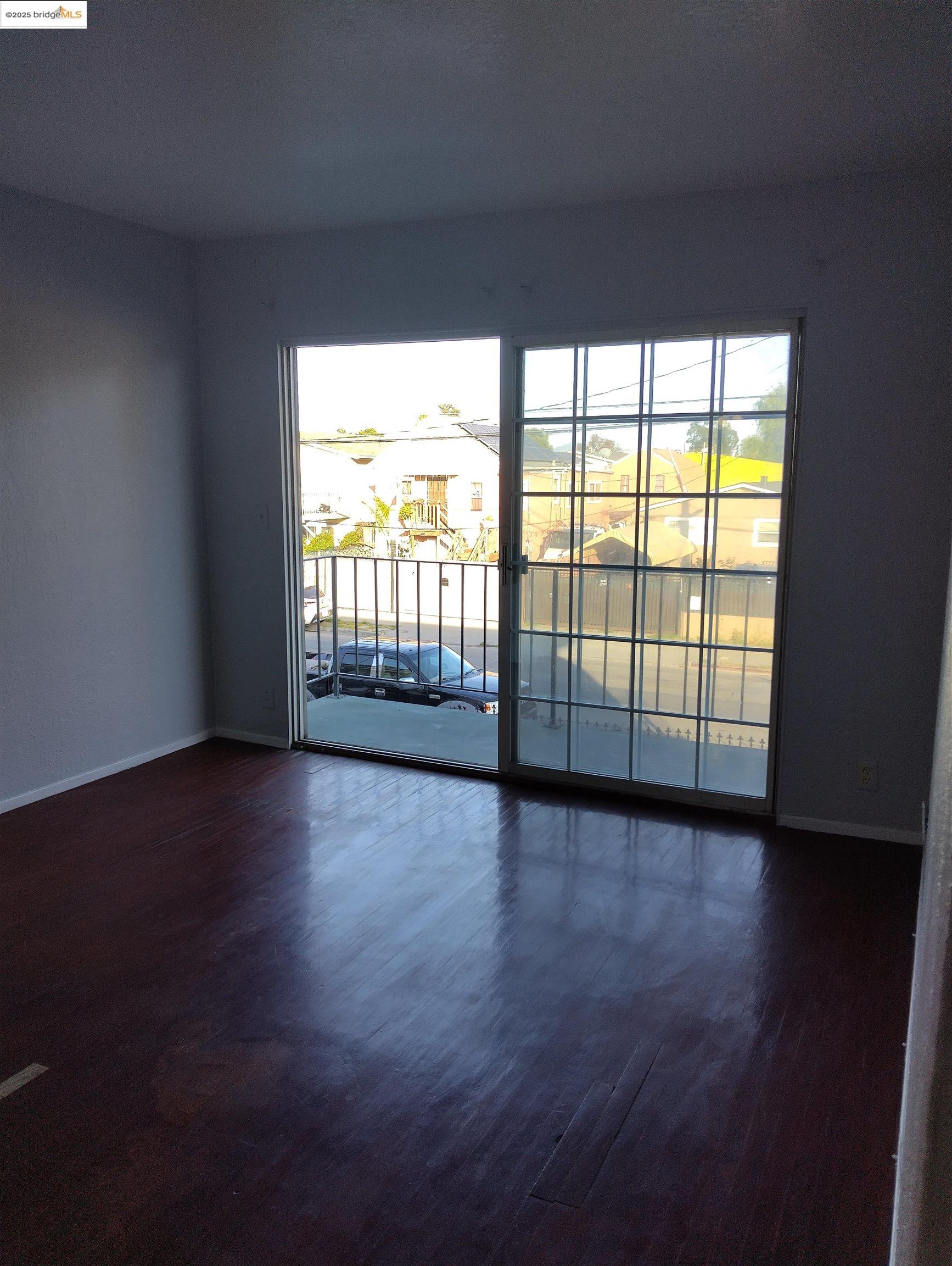 property-img